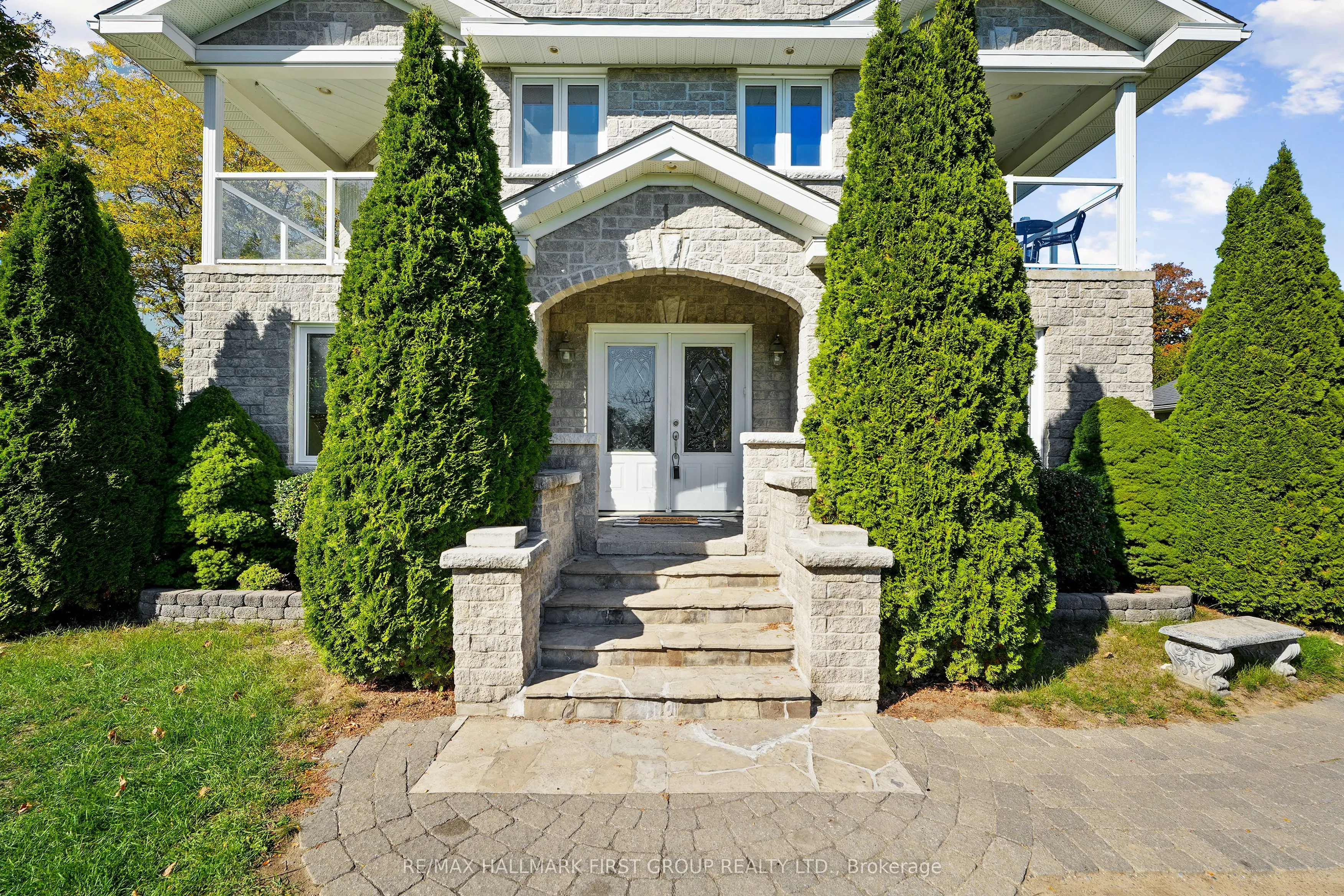 282 Lakeshore Road