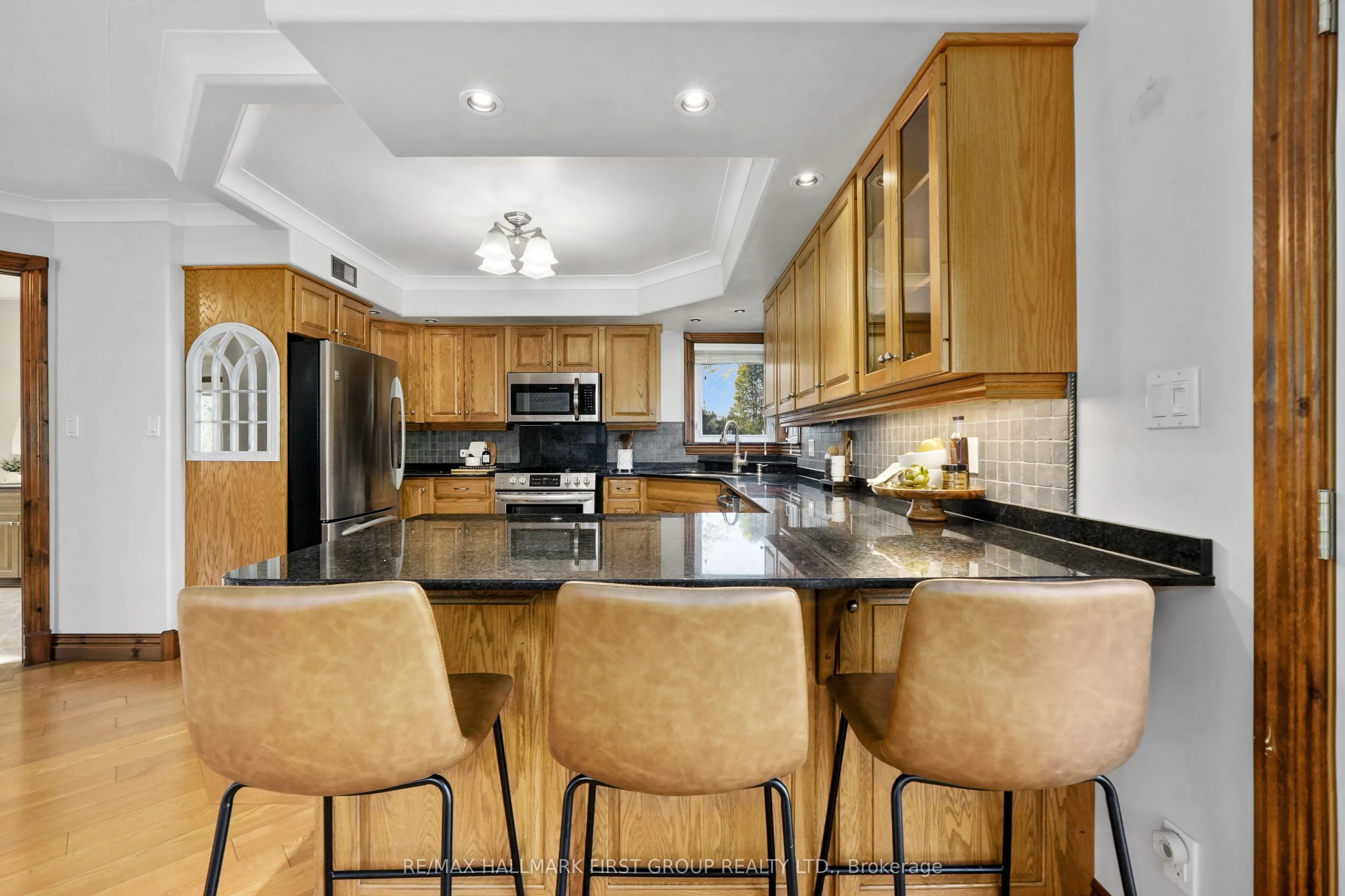 282 Lakeshore Road