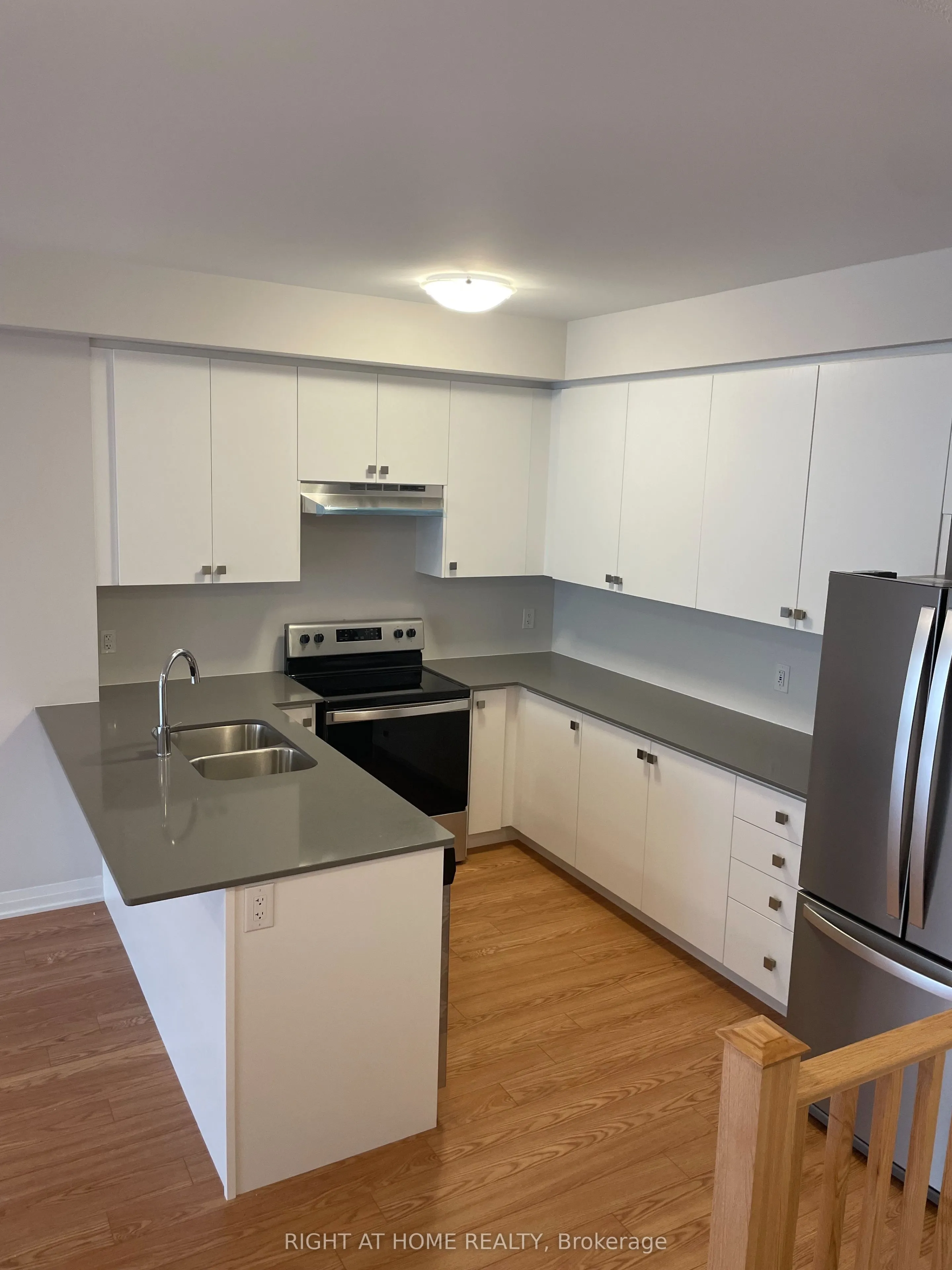 585 Colborne Street E, #906