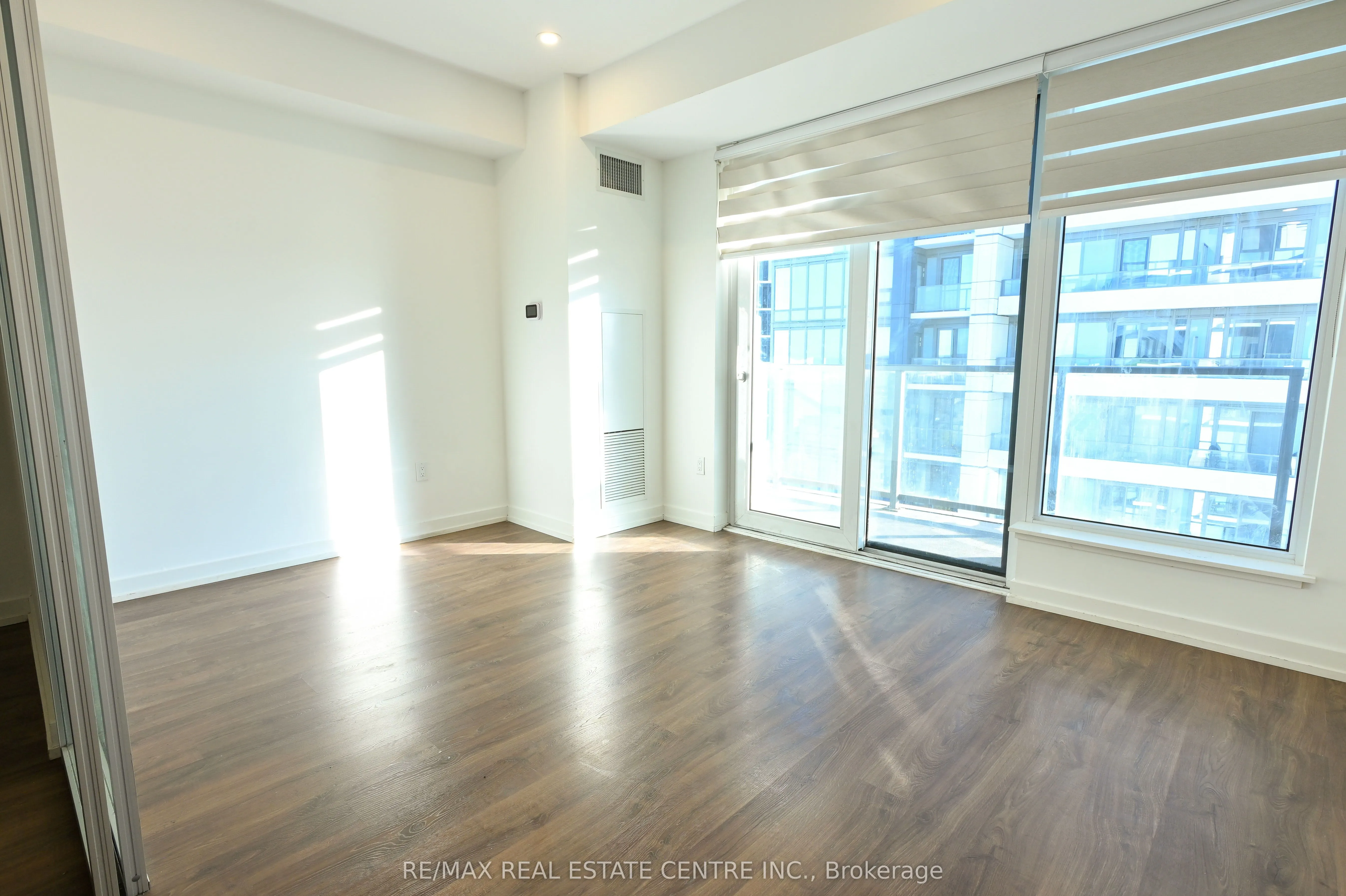 5 Wellington Street S, #1803