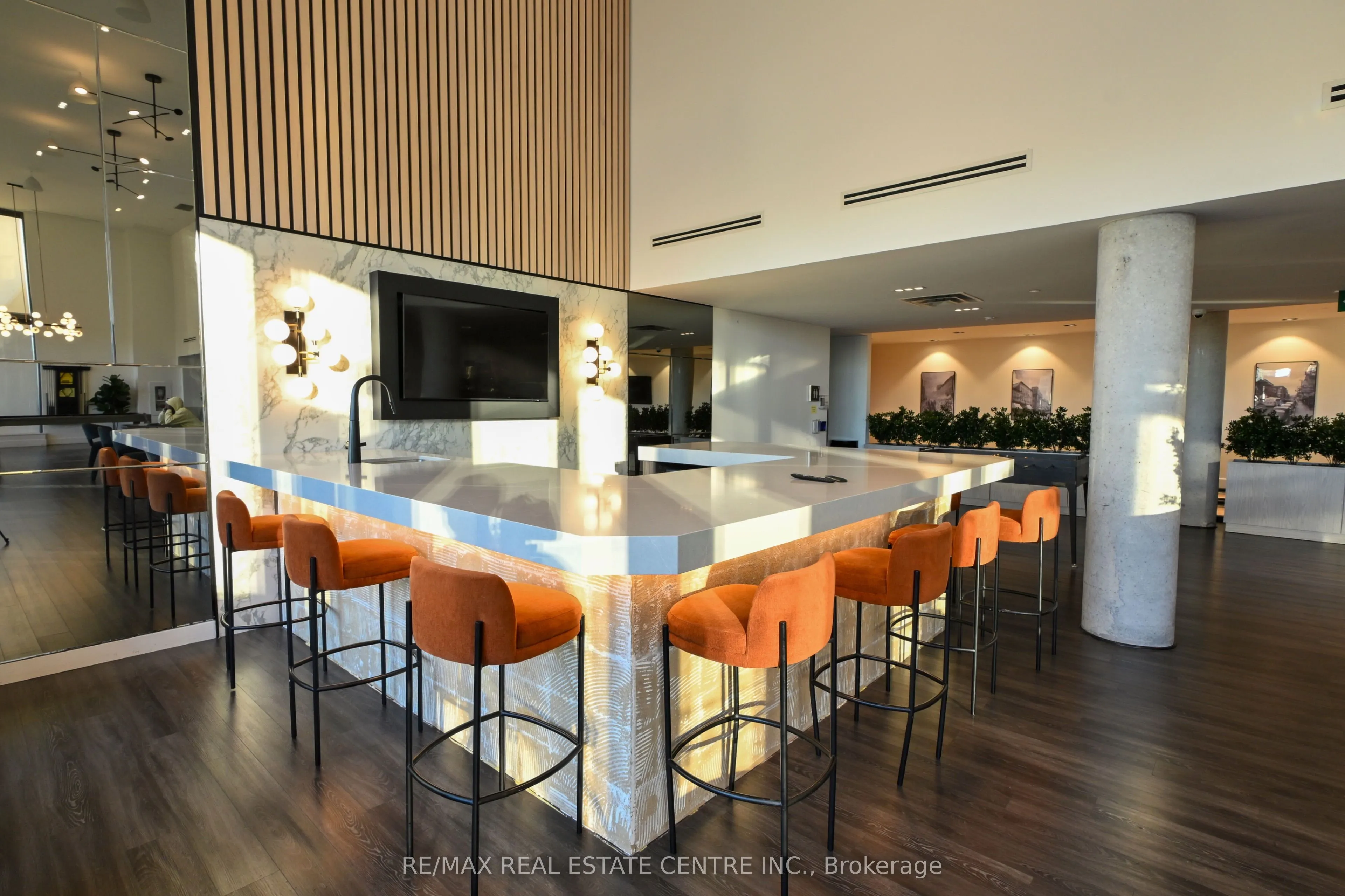 5 Wellington Street S, #1803