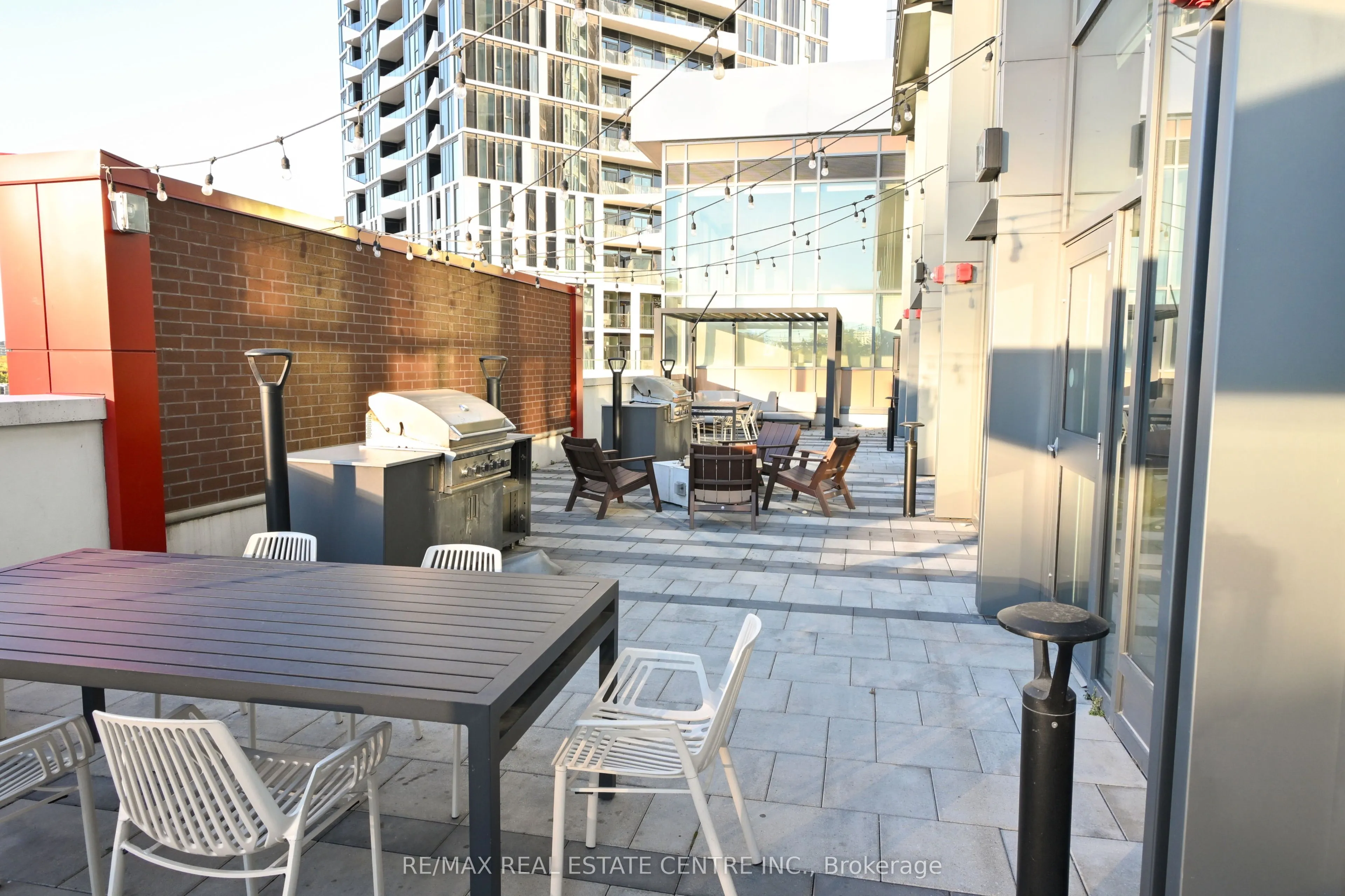 5 Wellington Street S, #1803