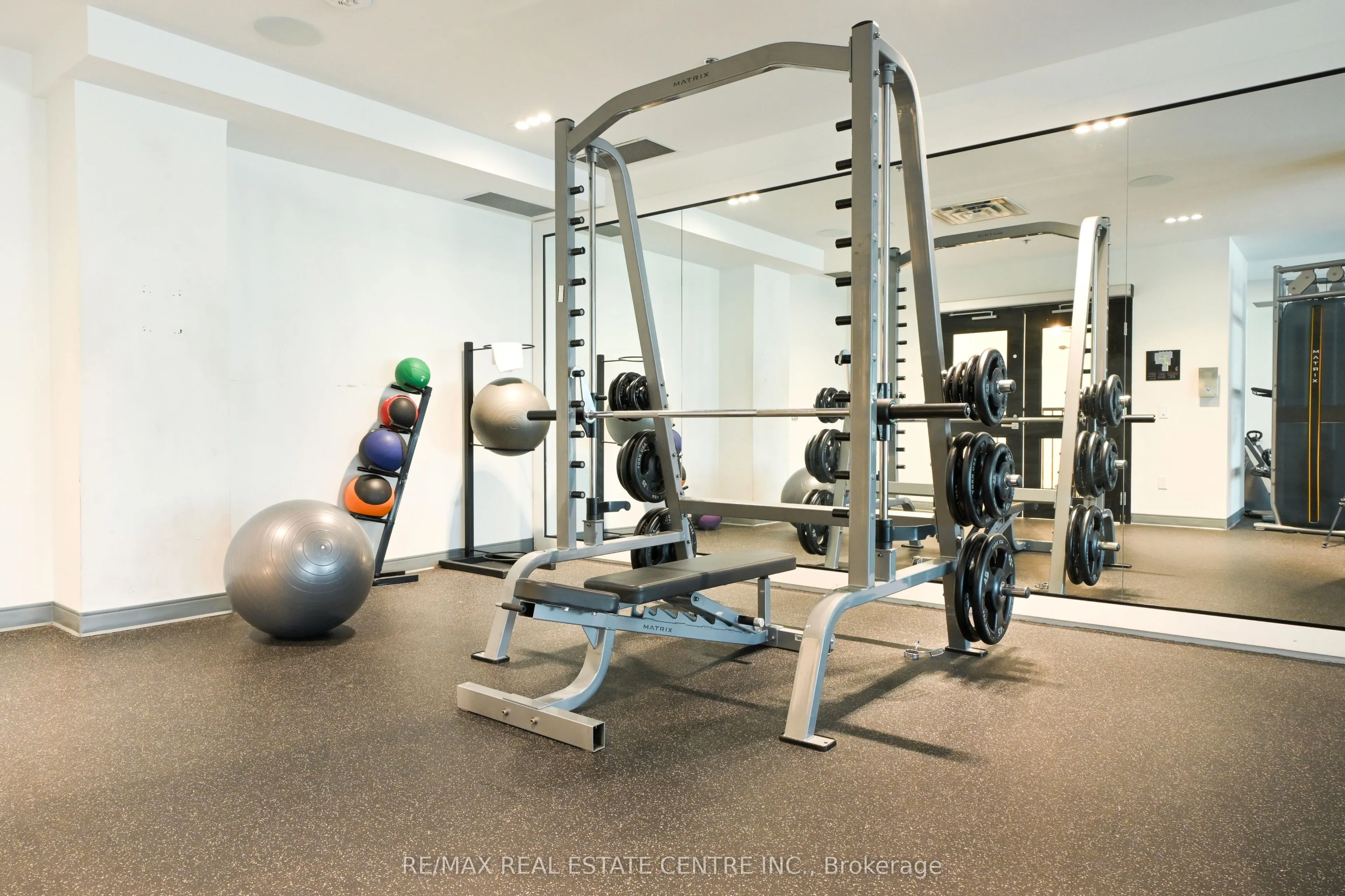 5 Wellington Street S, #1803
