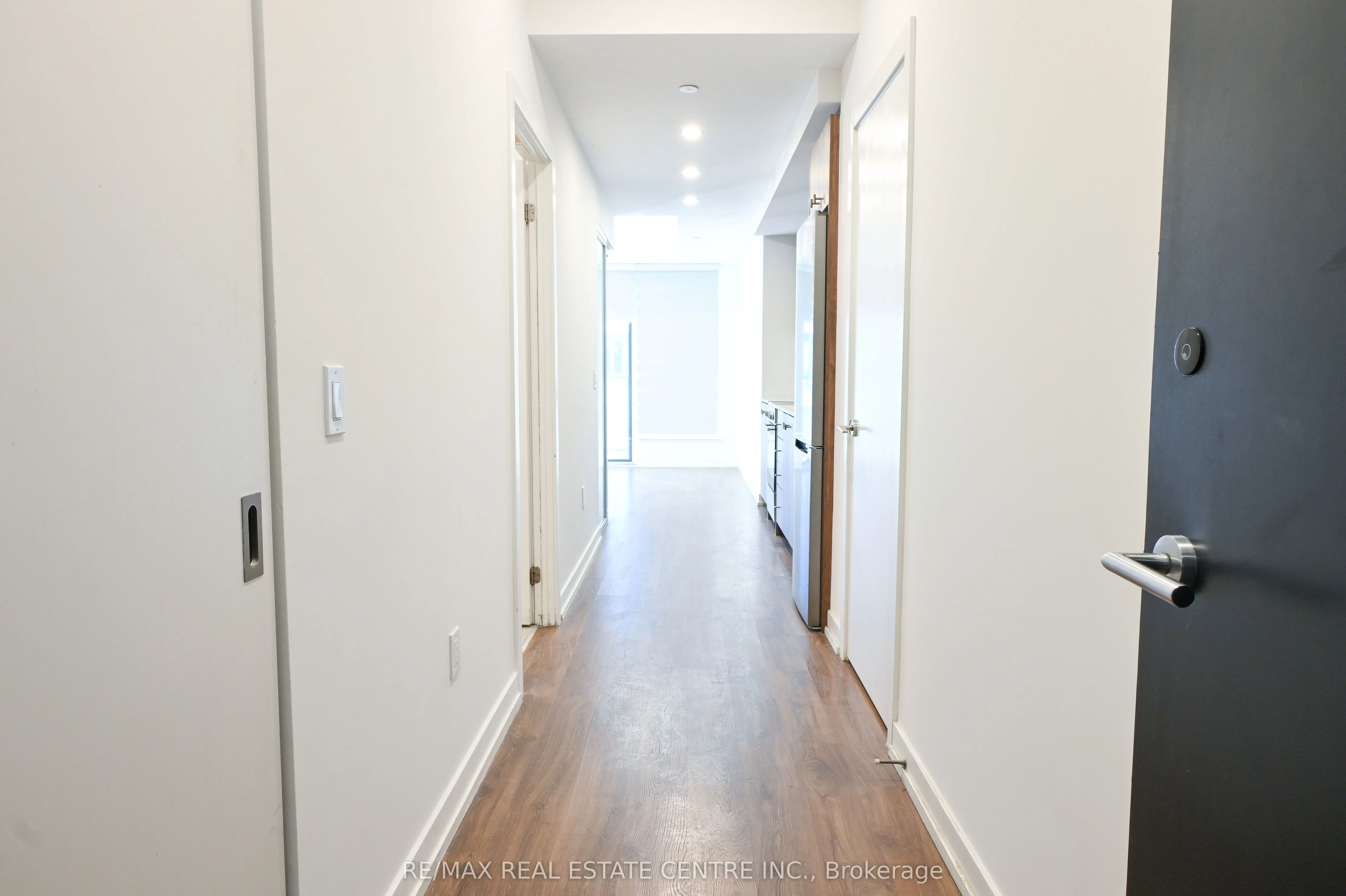 5 Wellington Street S, #1803