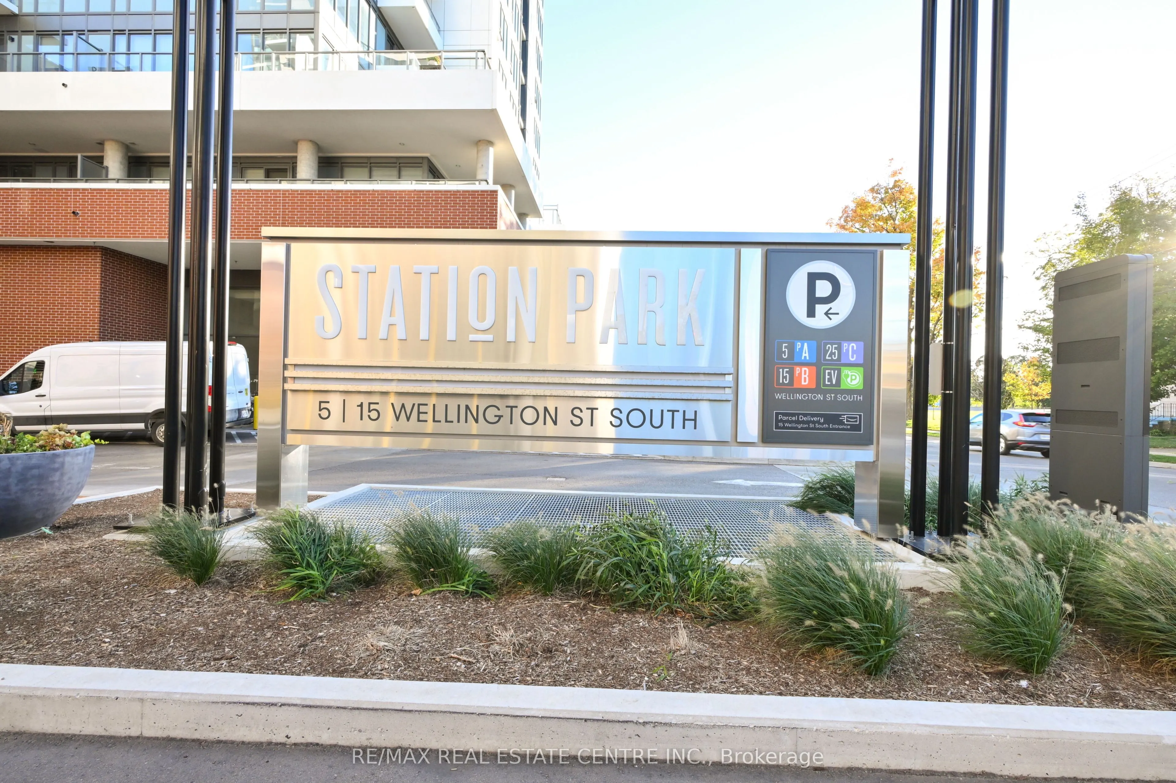5 Wellington Street S, #1803