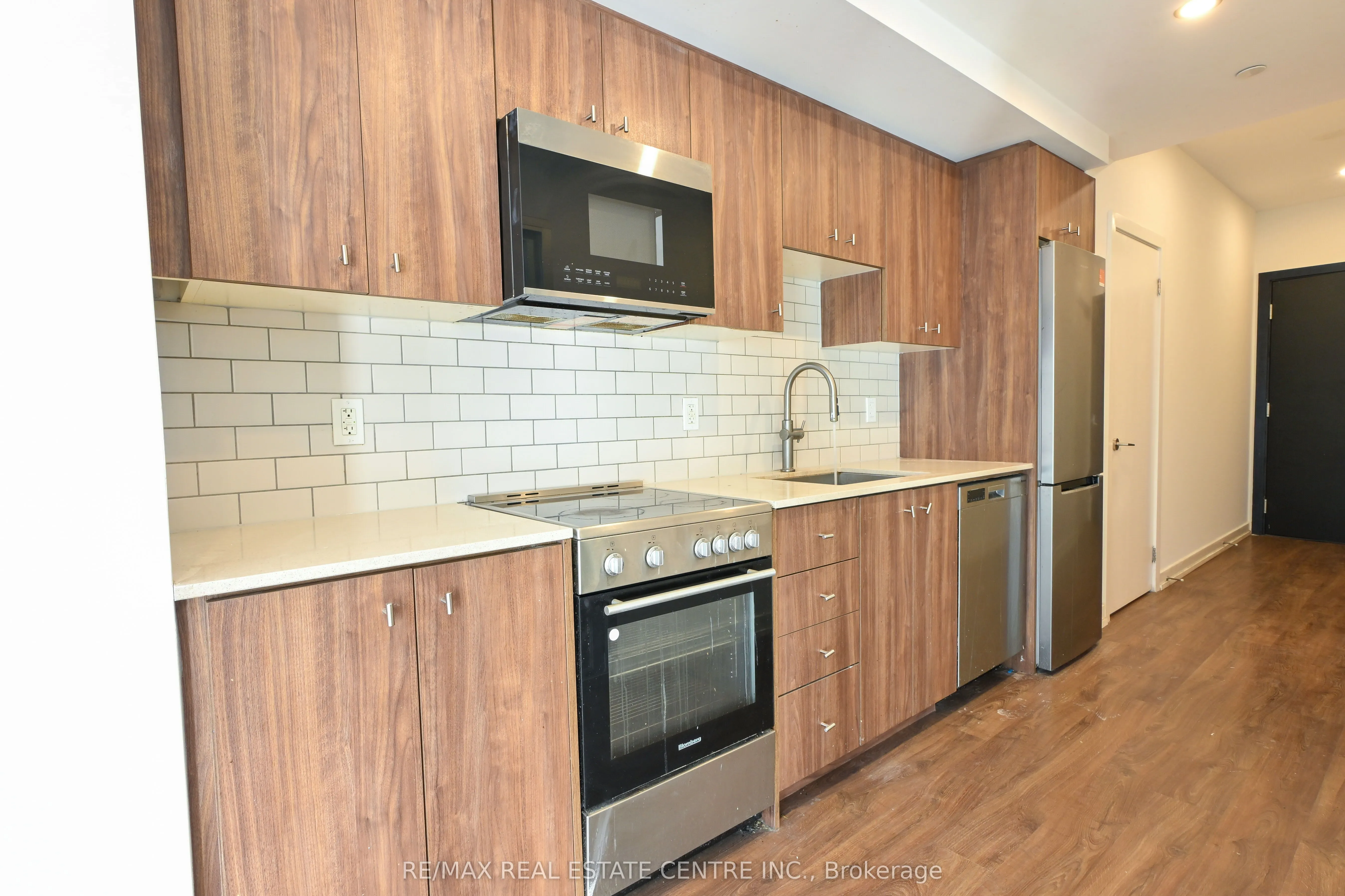 5 Wellington Street S, #1803