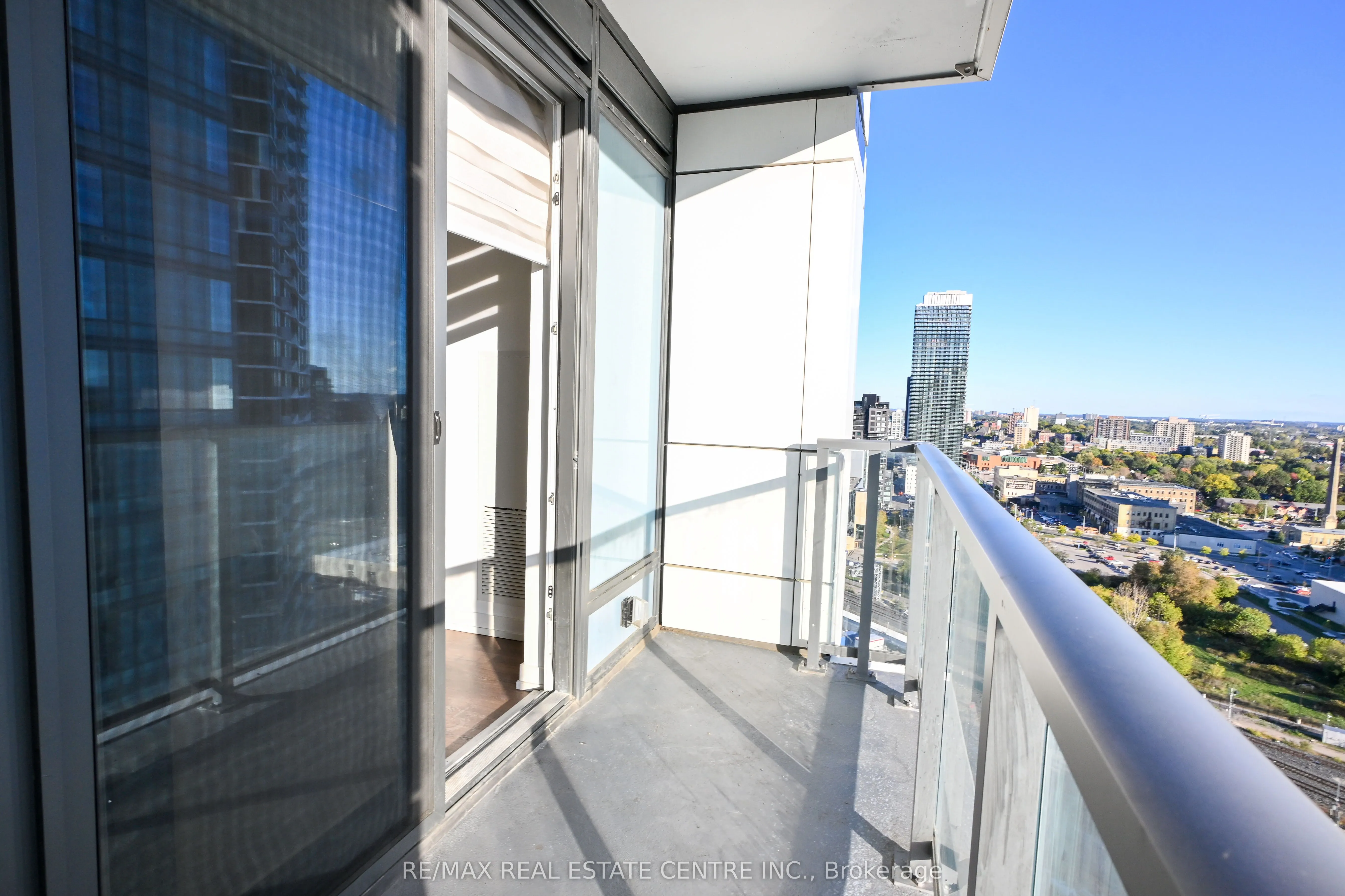 5 Wellington Street S, #1803