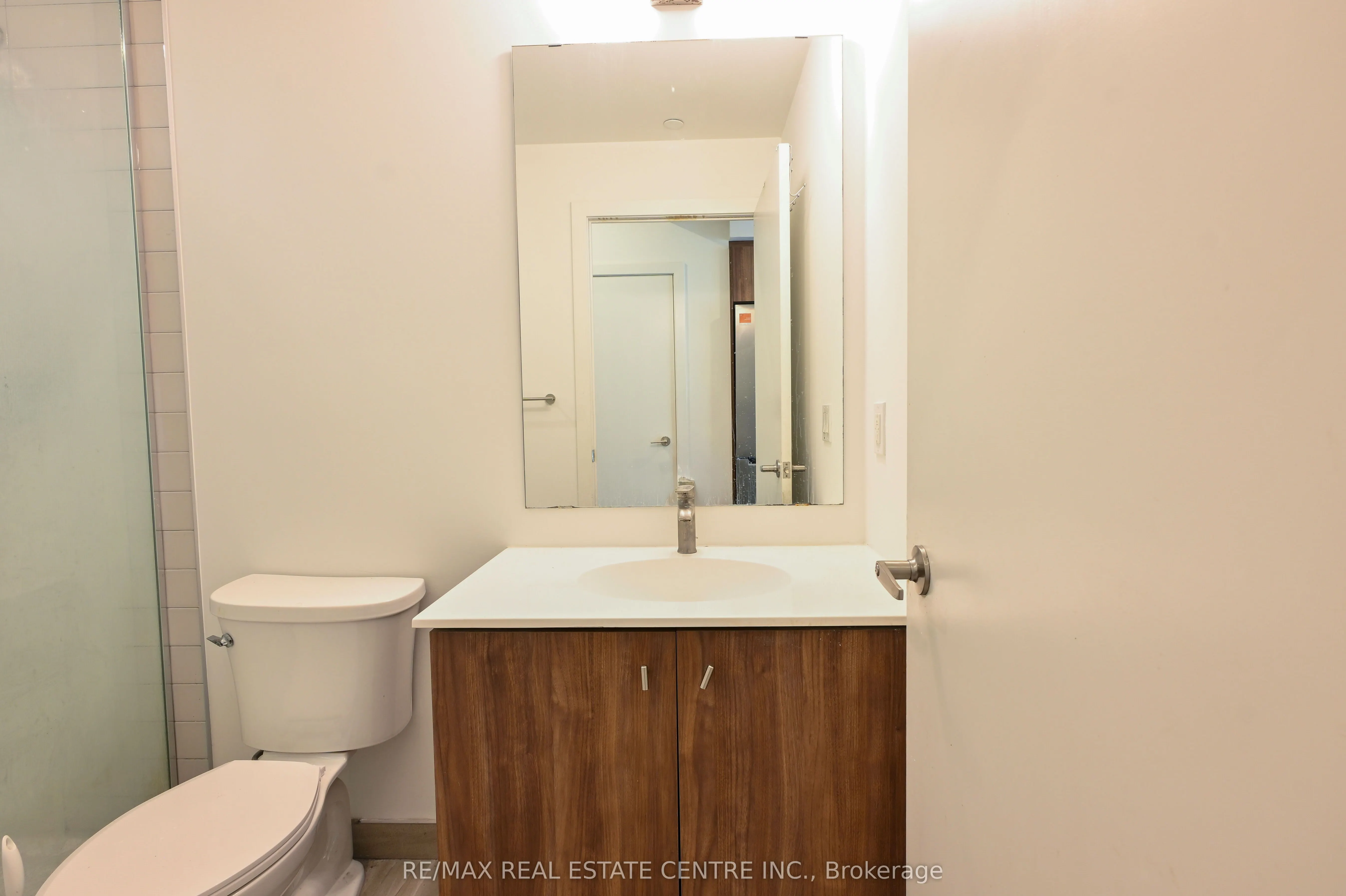 5 Wellington Street S, #1803