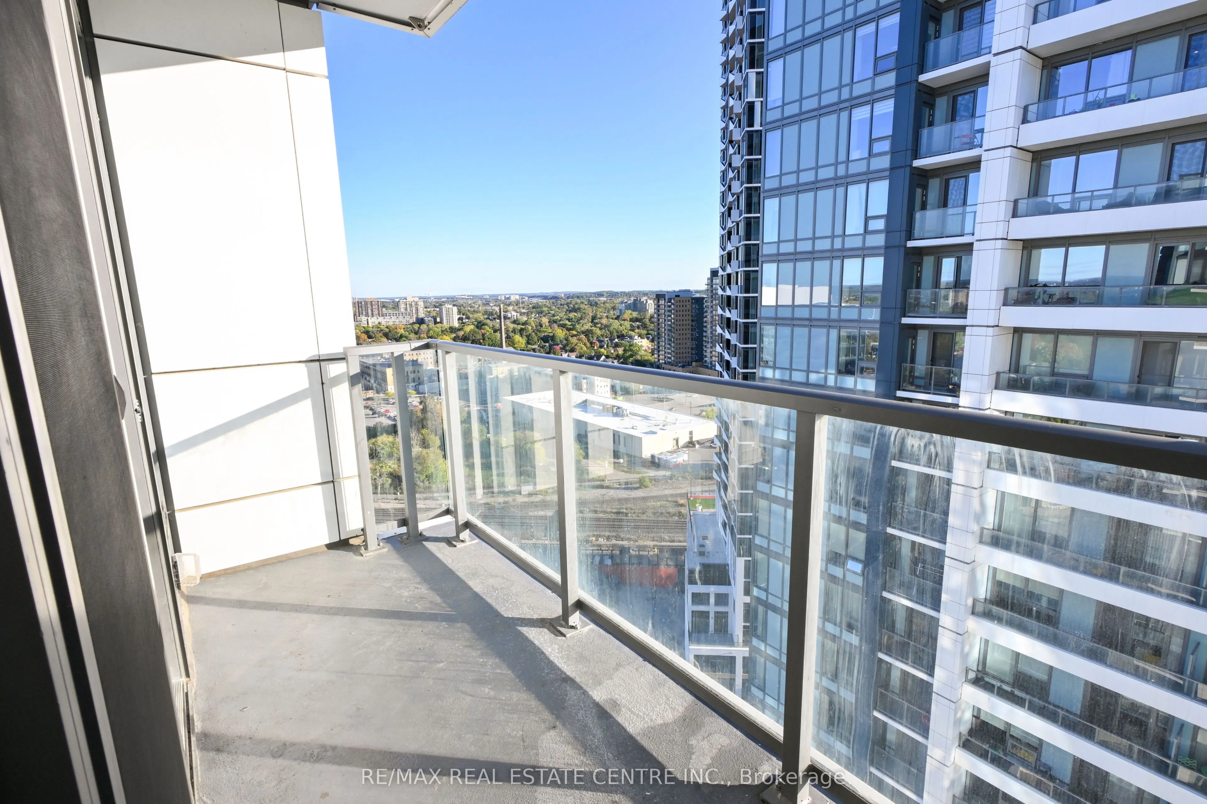 5 Wellington Street S, #1803