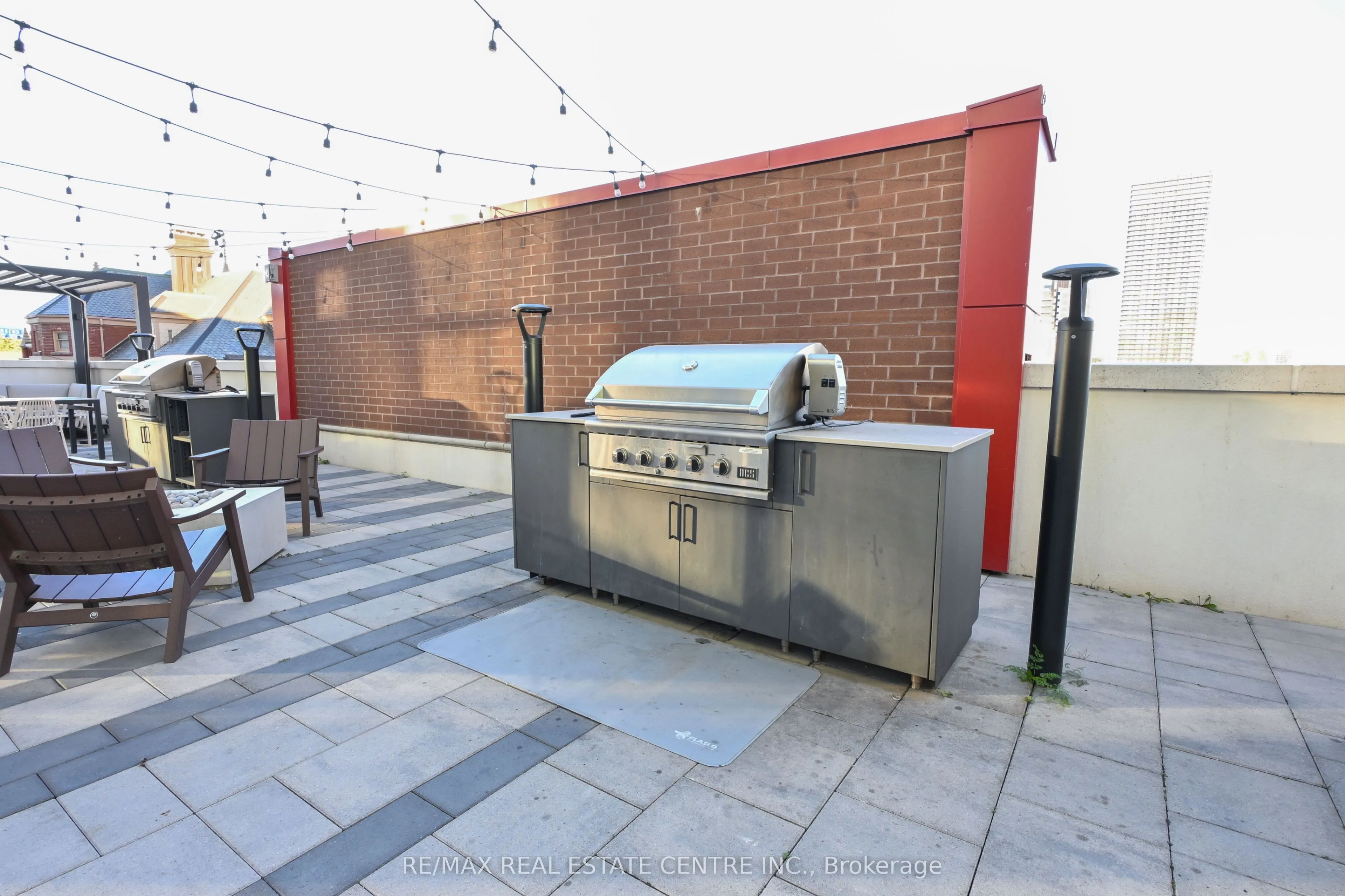 5 Wellington Street S, #1803