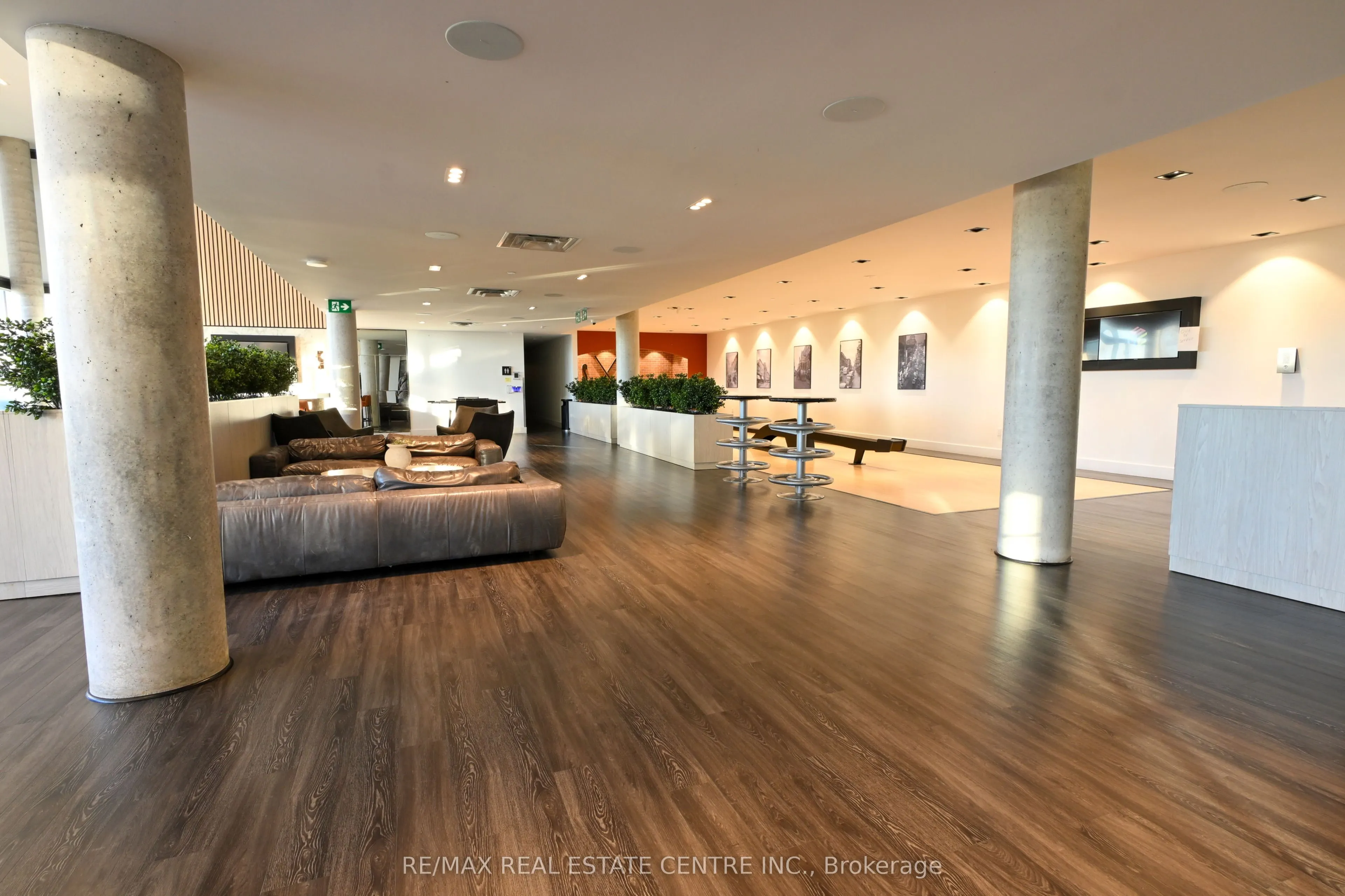5 Wellington Street S, #1803