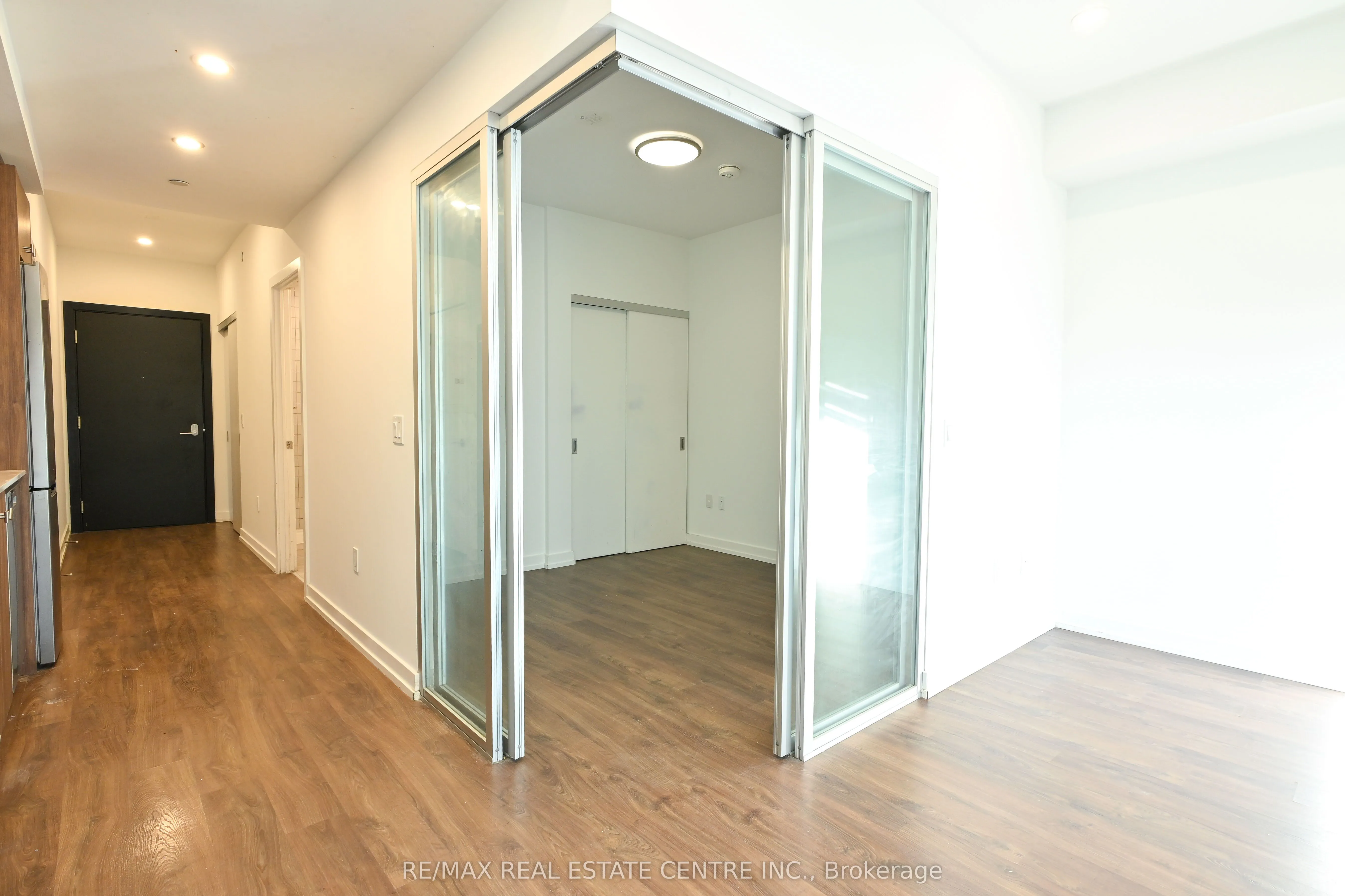 5 Wellington Street S, #1803