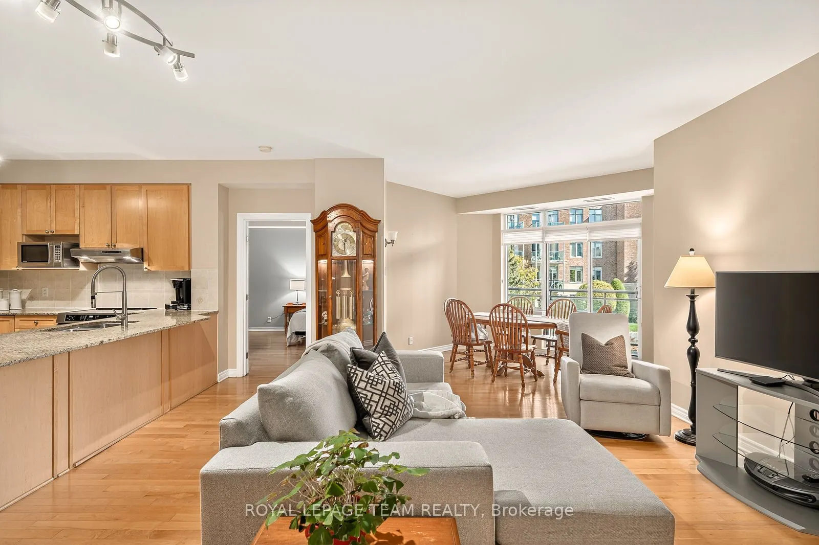 205 Bolton Street, #230