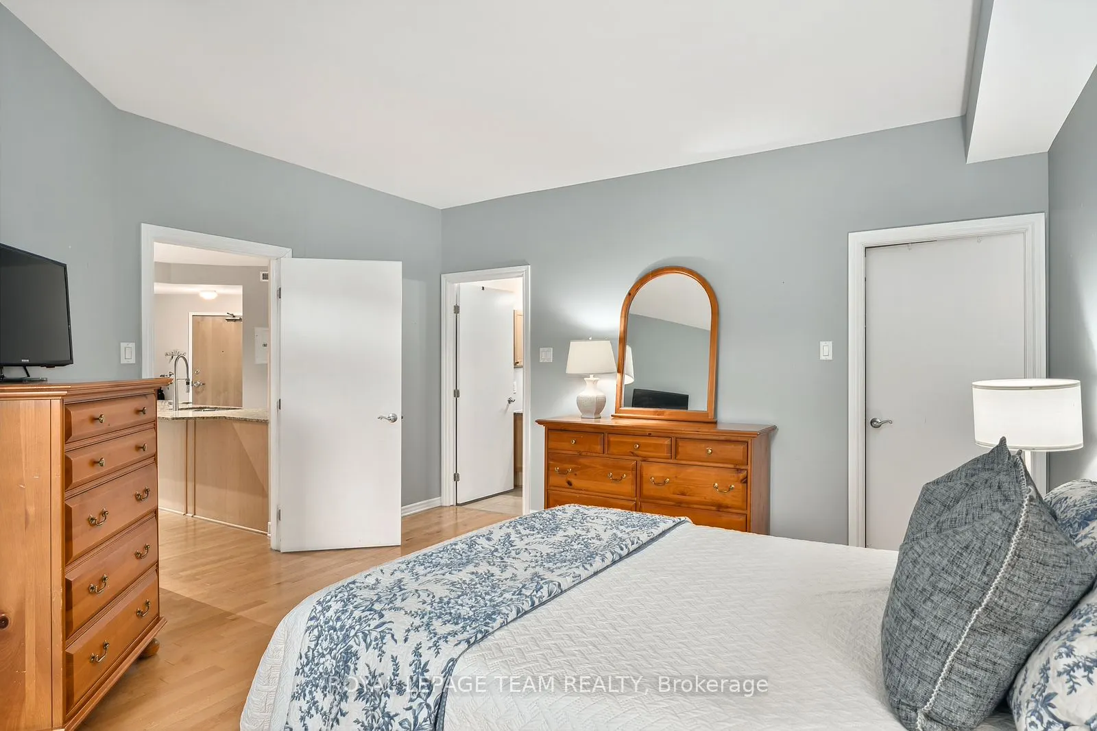 205 Bolton Street, #230