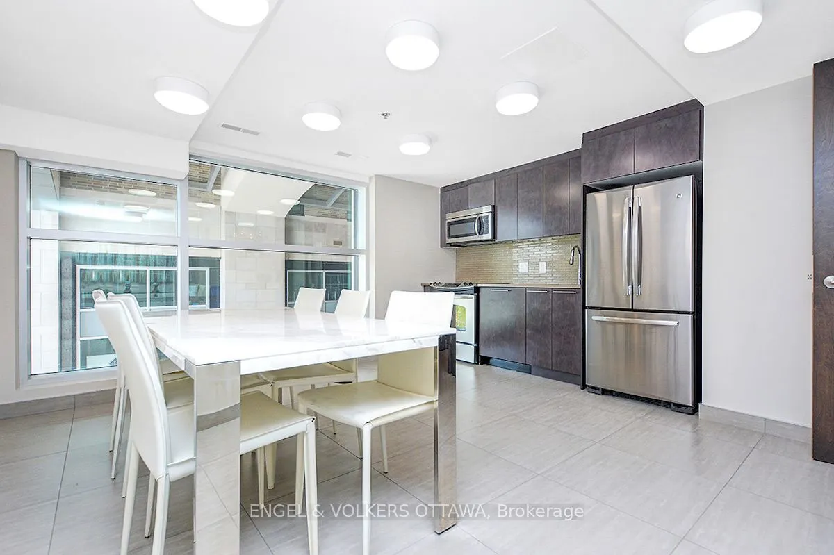 88 Richmond Road, #707