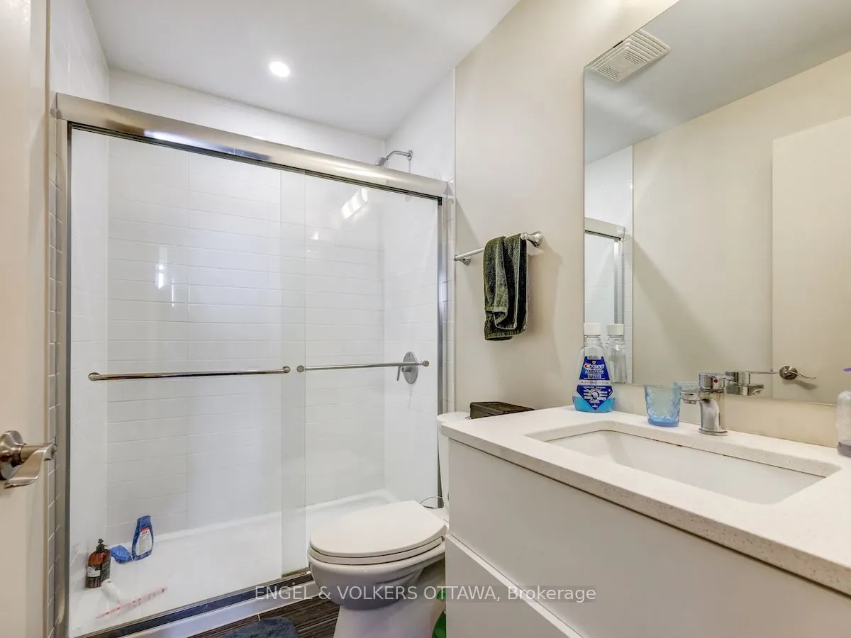 88 Richmond Road, #707