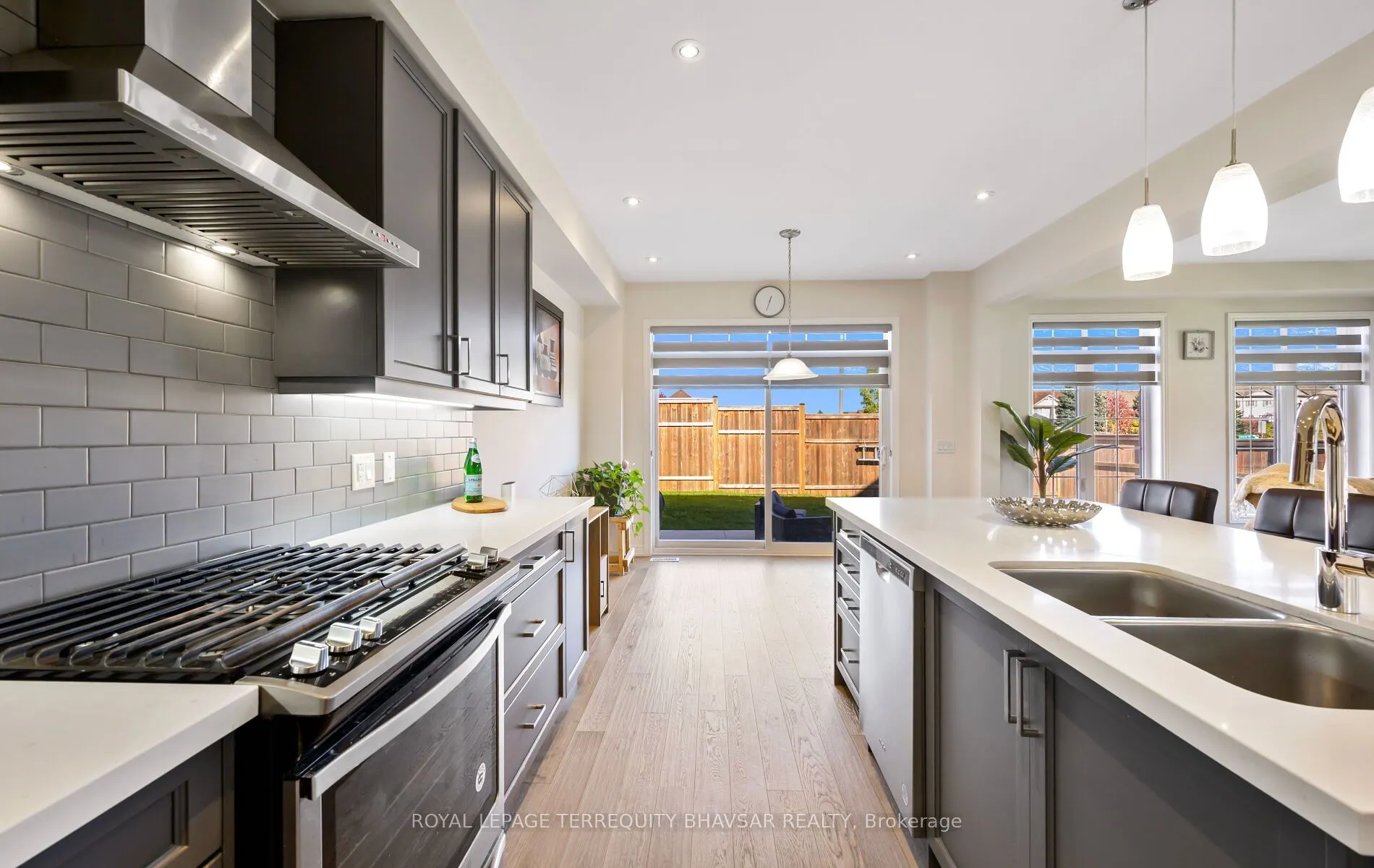 2 William Dunlop Street