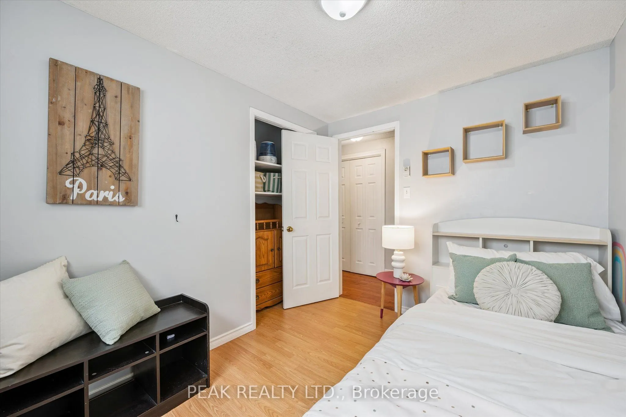 372 Imperial Road S