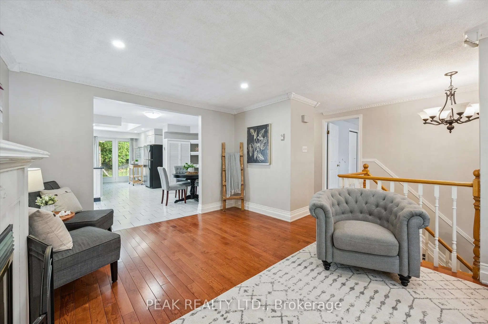 372 Imperial Road S