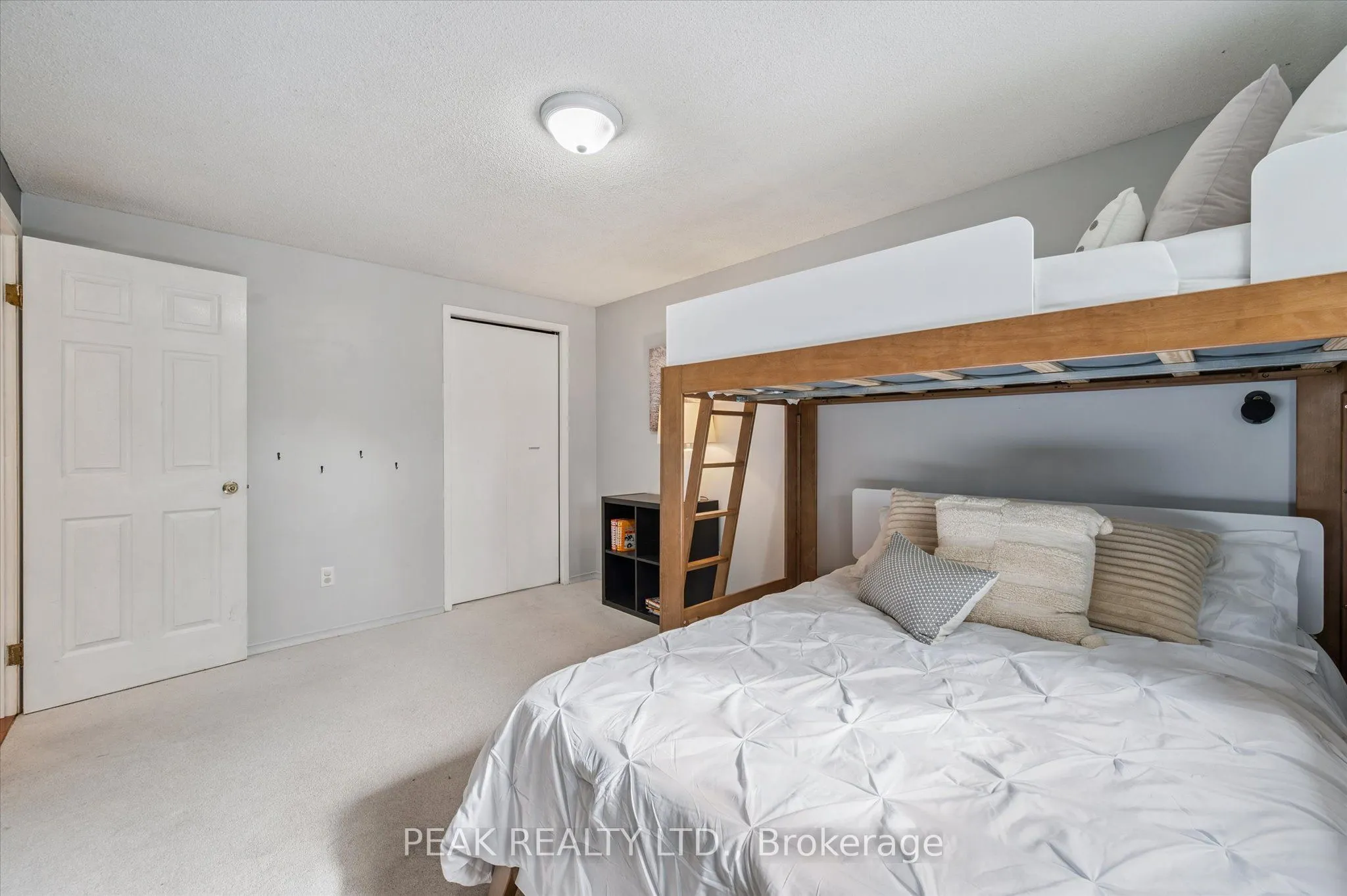 372 Imperial Road S