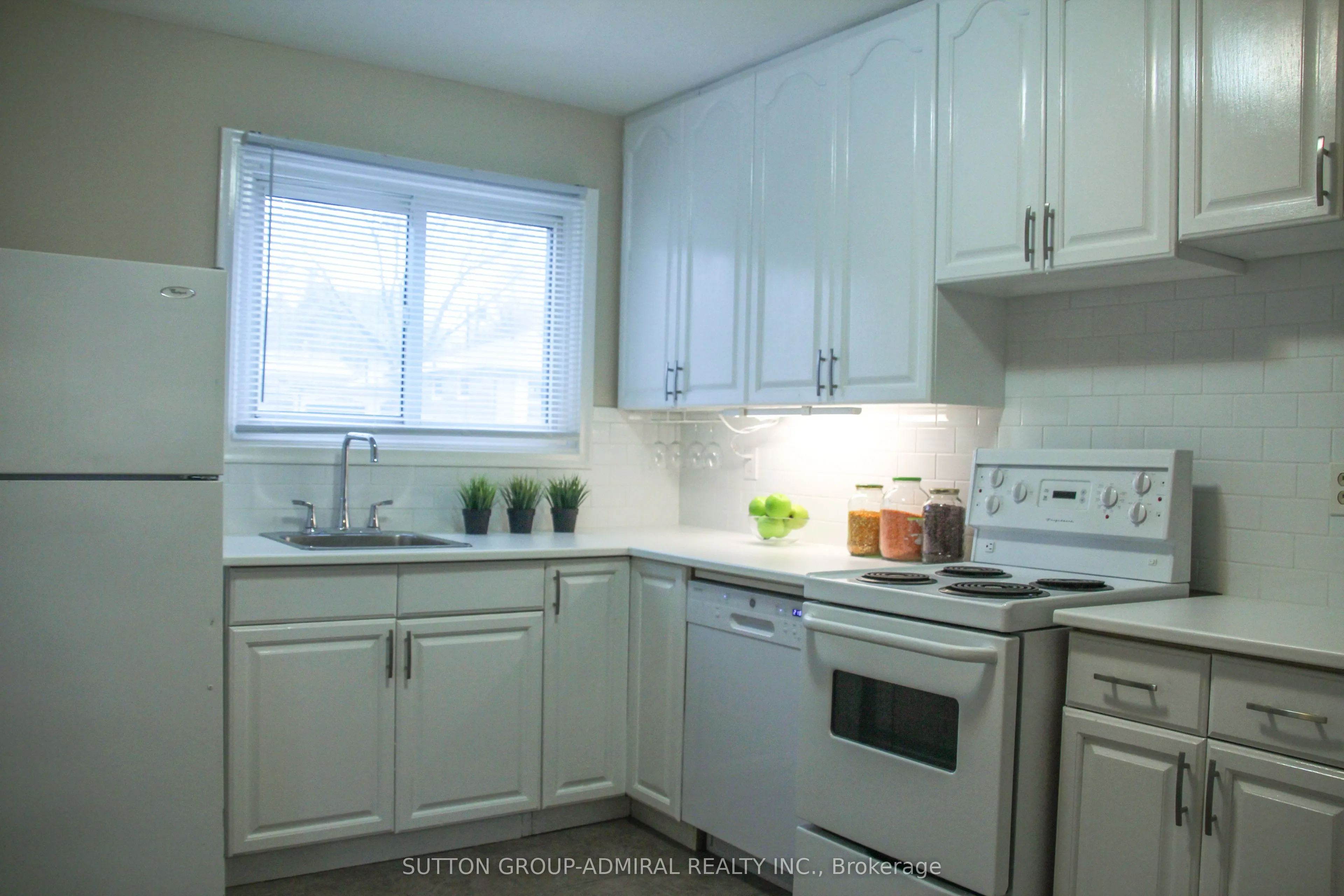 165 King Edward Avenue