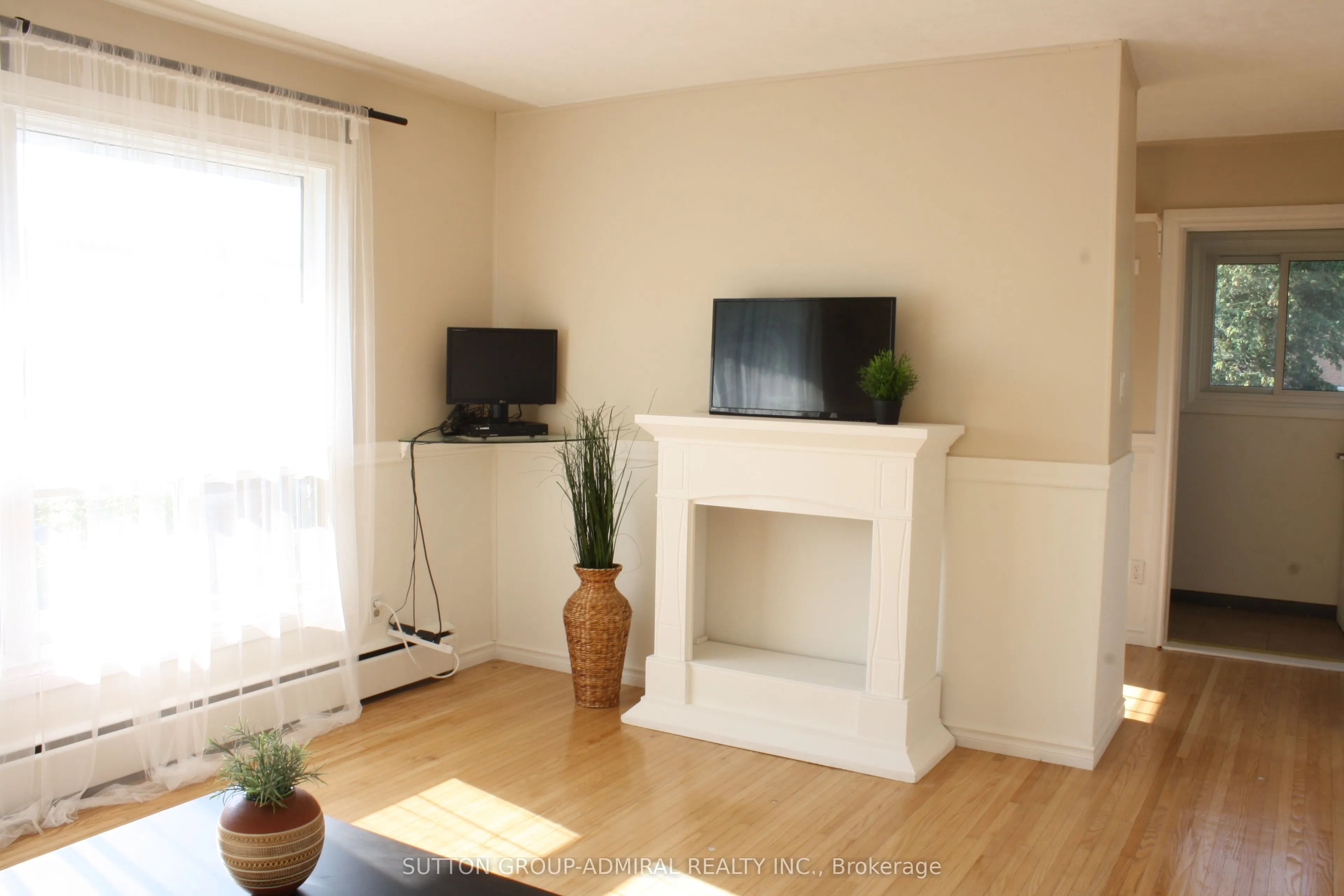 165 King Edward Avenue