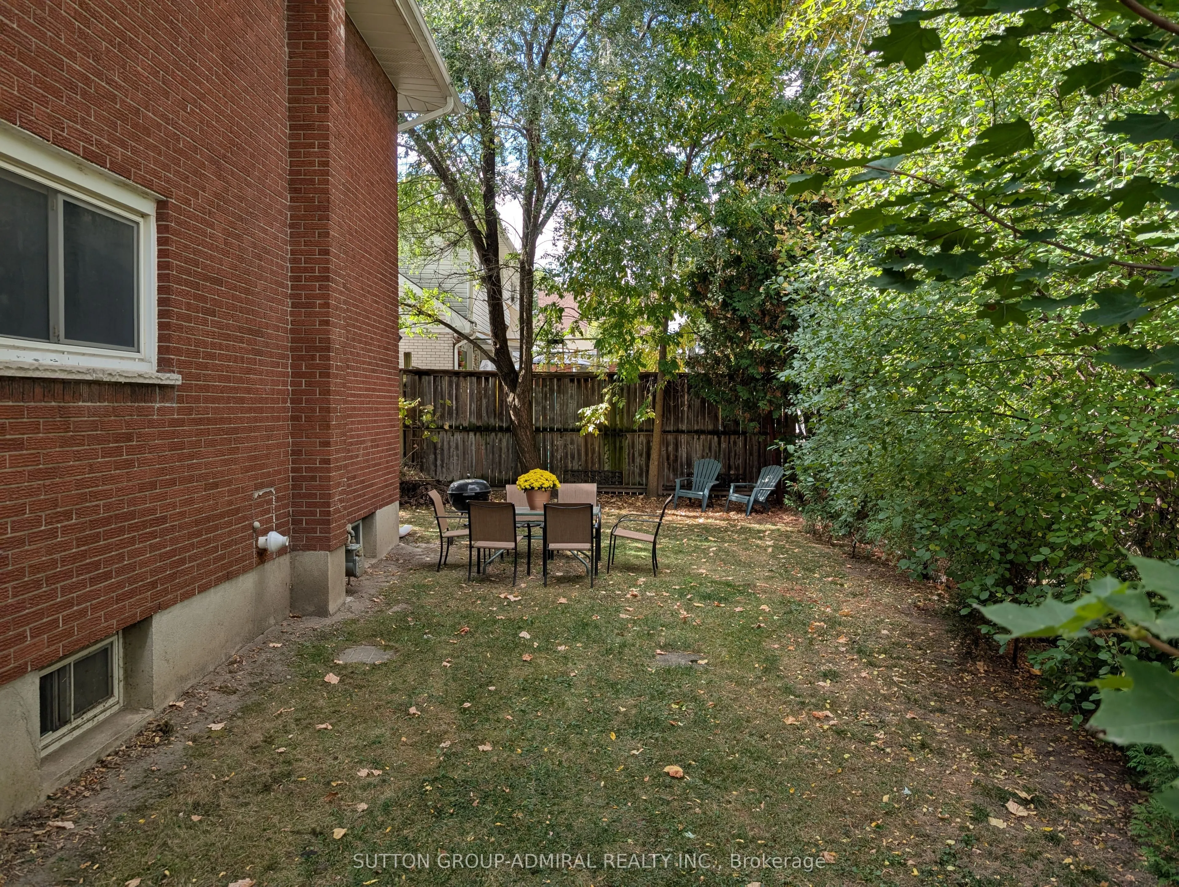 165 King Edward Avenue