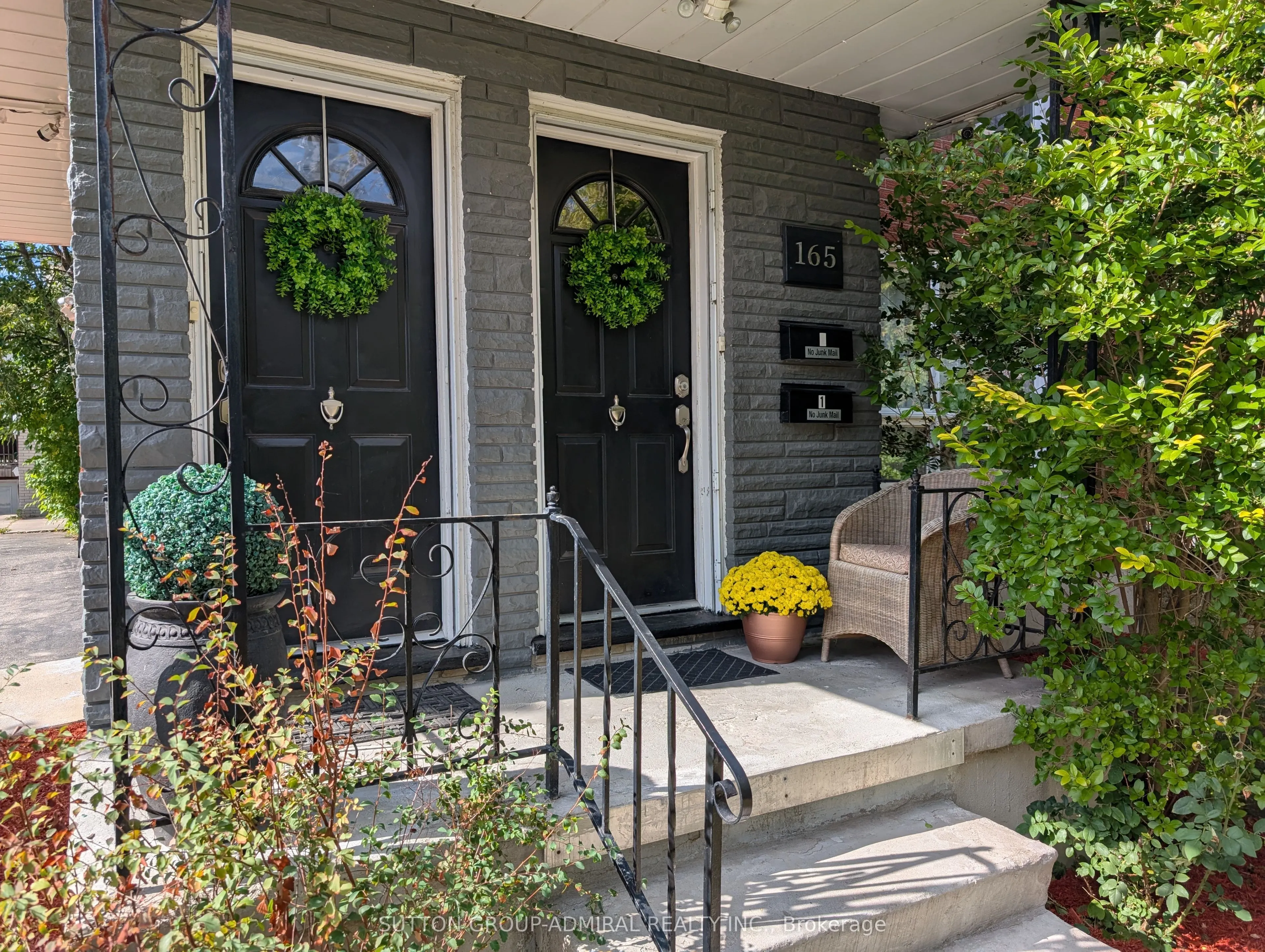 165 King Edward Avenue