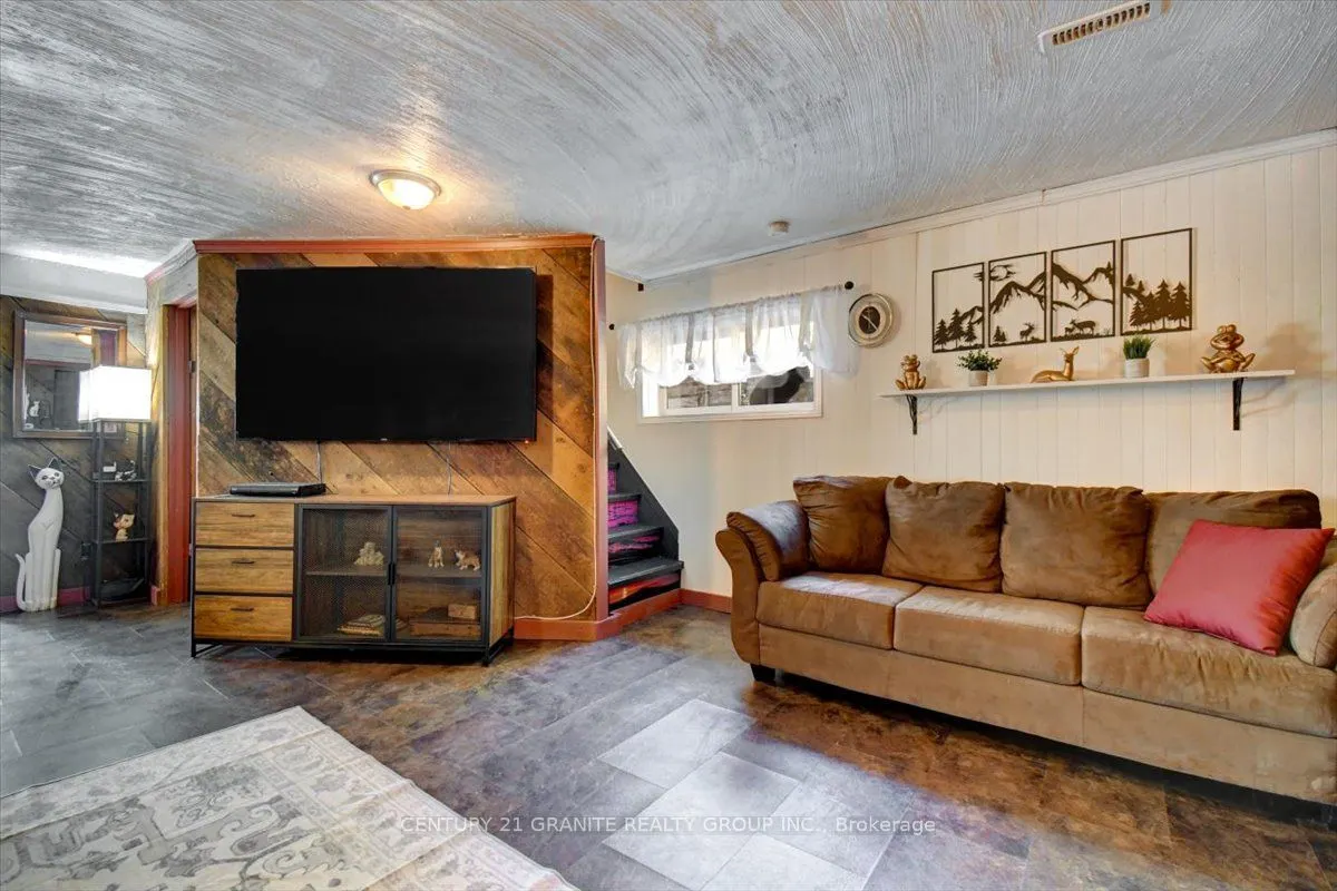 482 Old L'Amable Road