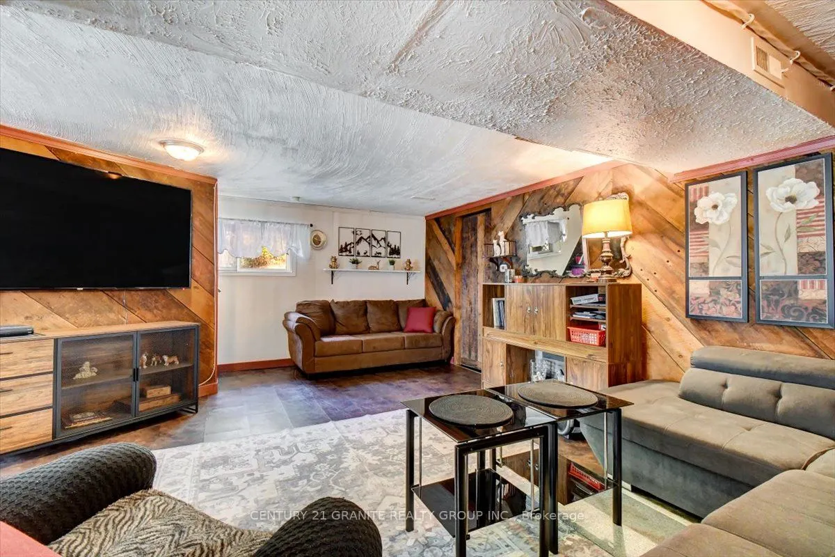 482 Old L'Amable Road