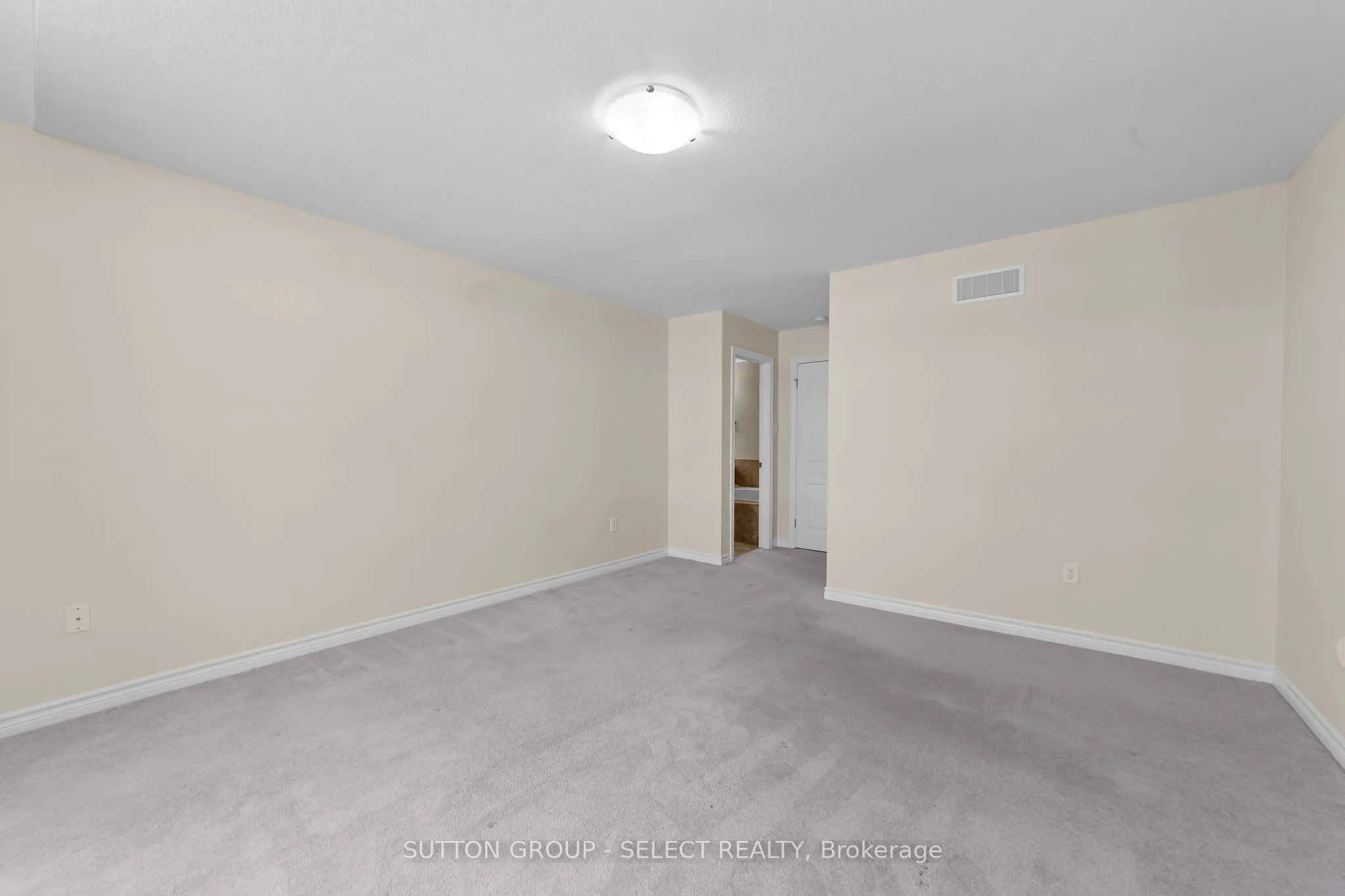 953 Silverfox Crescent