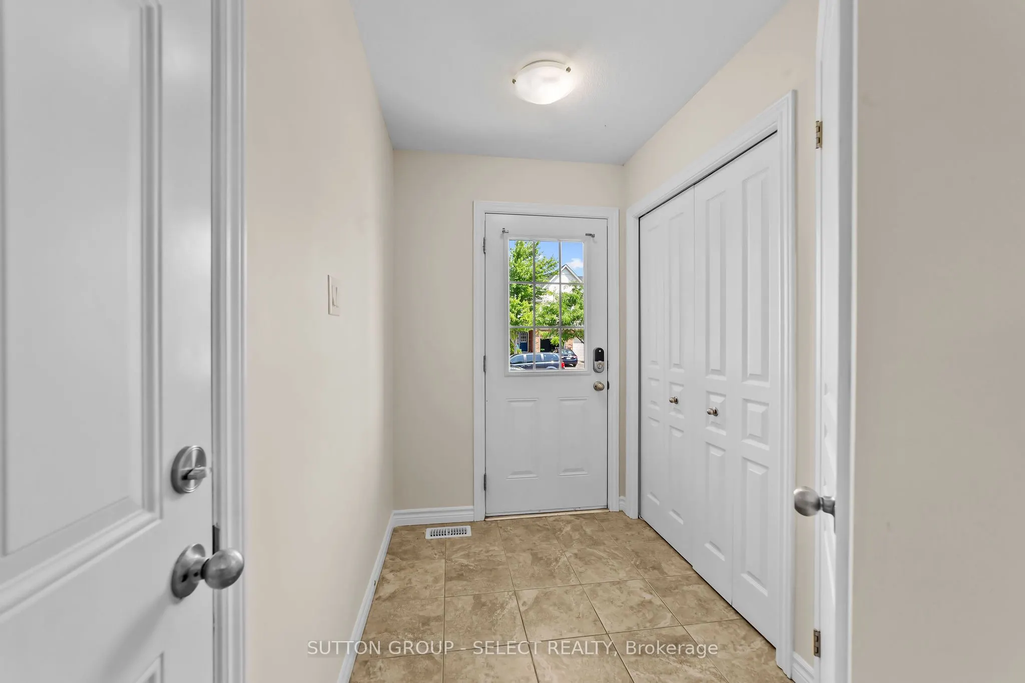 953 Silverfox Crescent