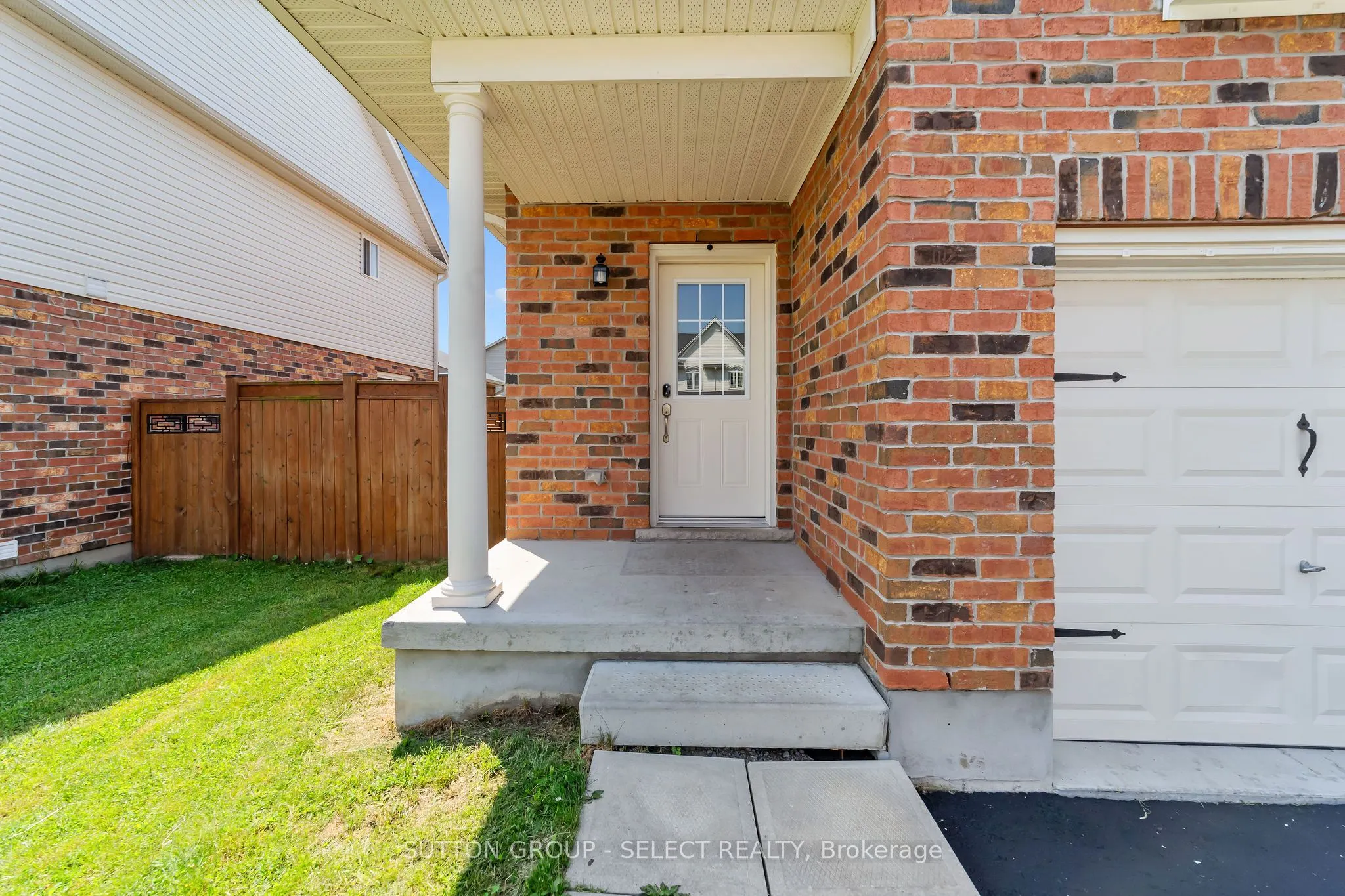 953 Silverfox Crescent