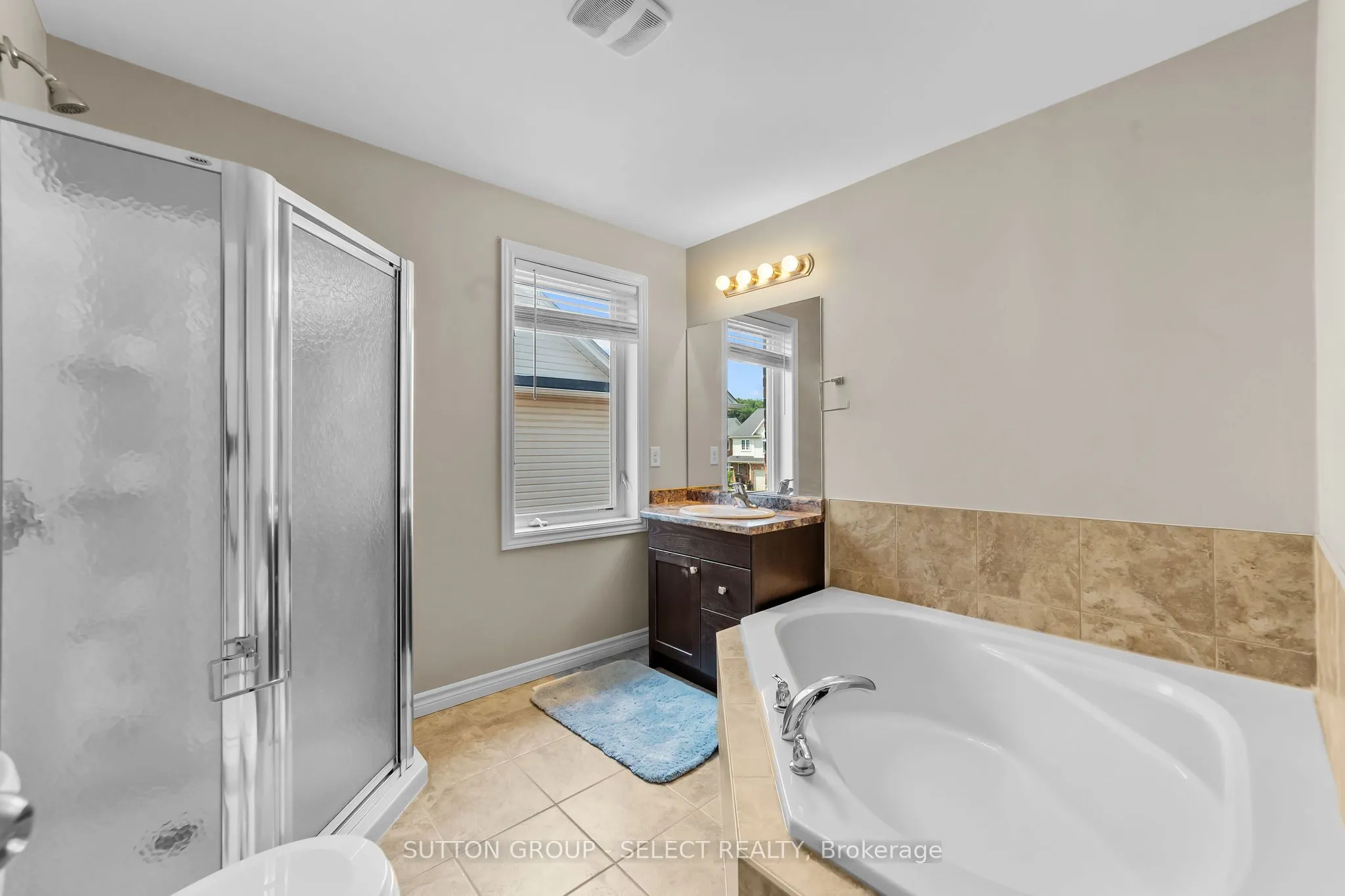 953 Silverfox Crescent