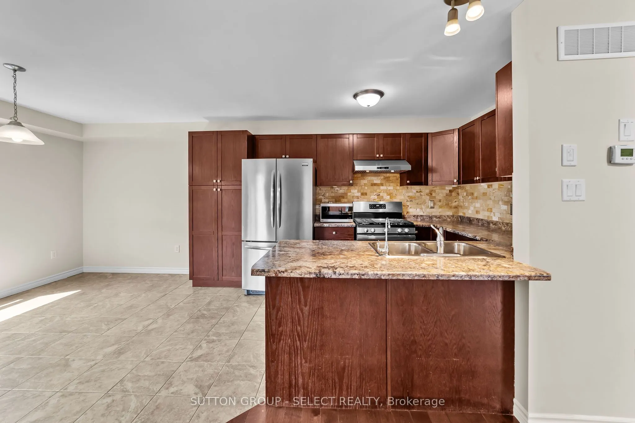 953 Silverfox Crescent