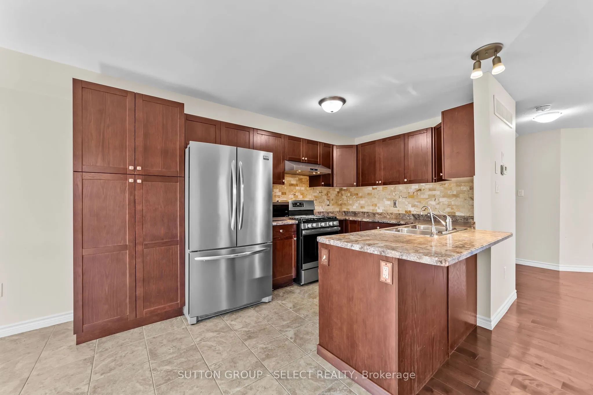 953 Silverfox Crescent