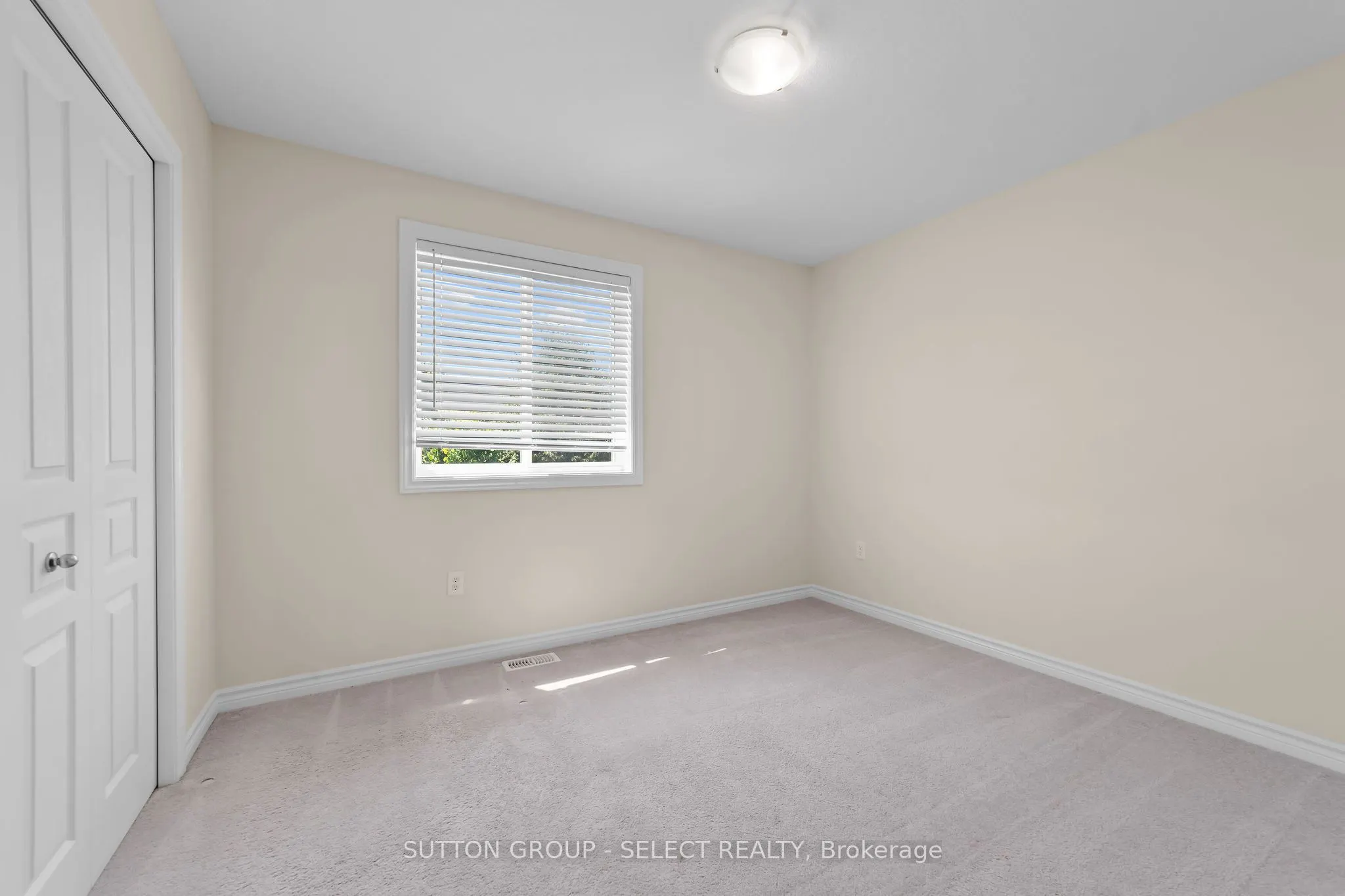 953 Silverfox Crescent