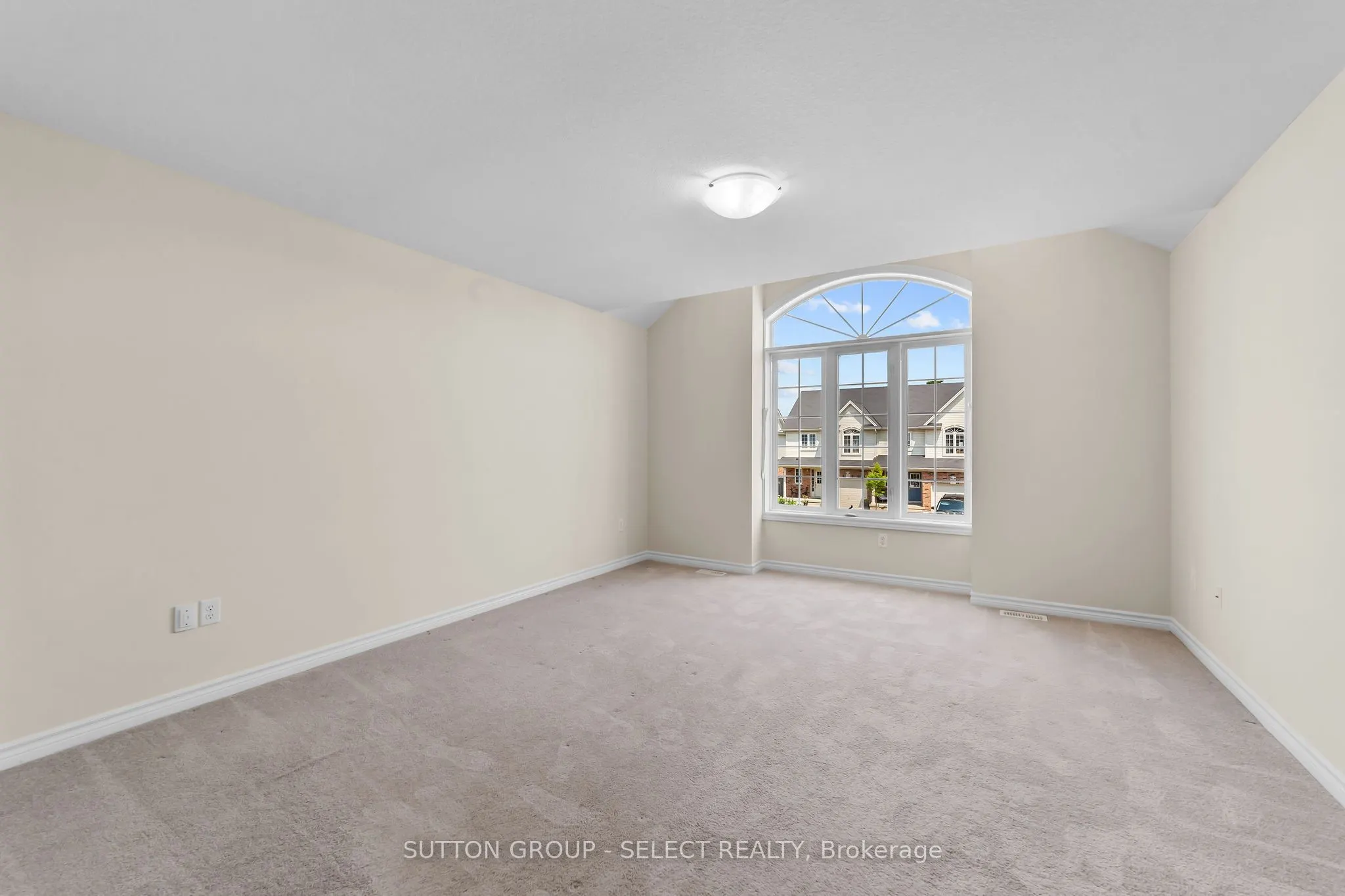 953 Silverfox Crescent
