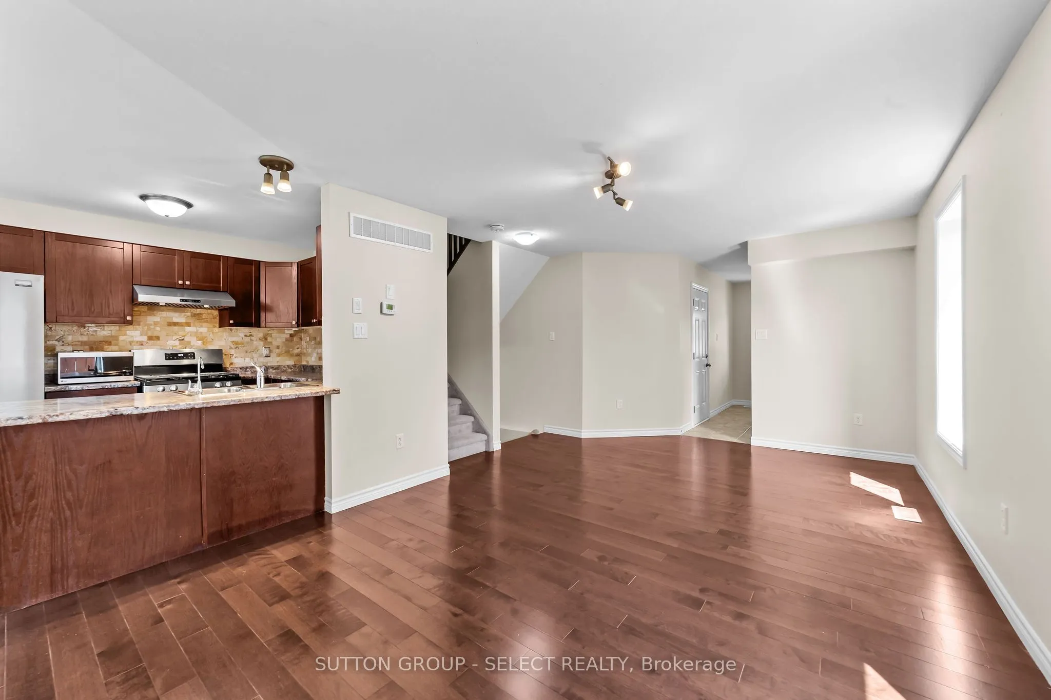 953 Silverfox Crescent
