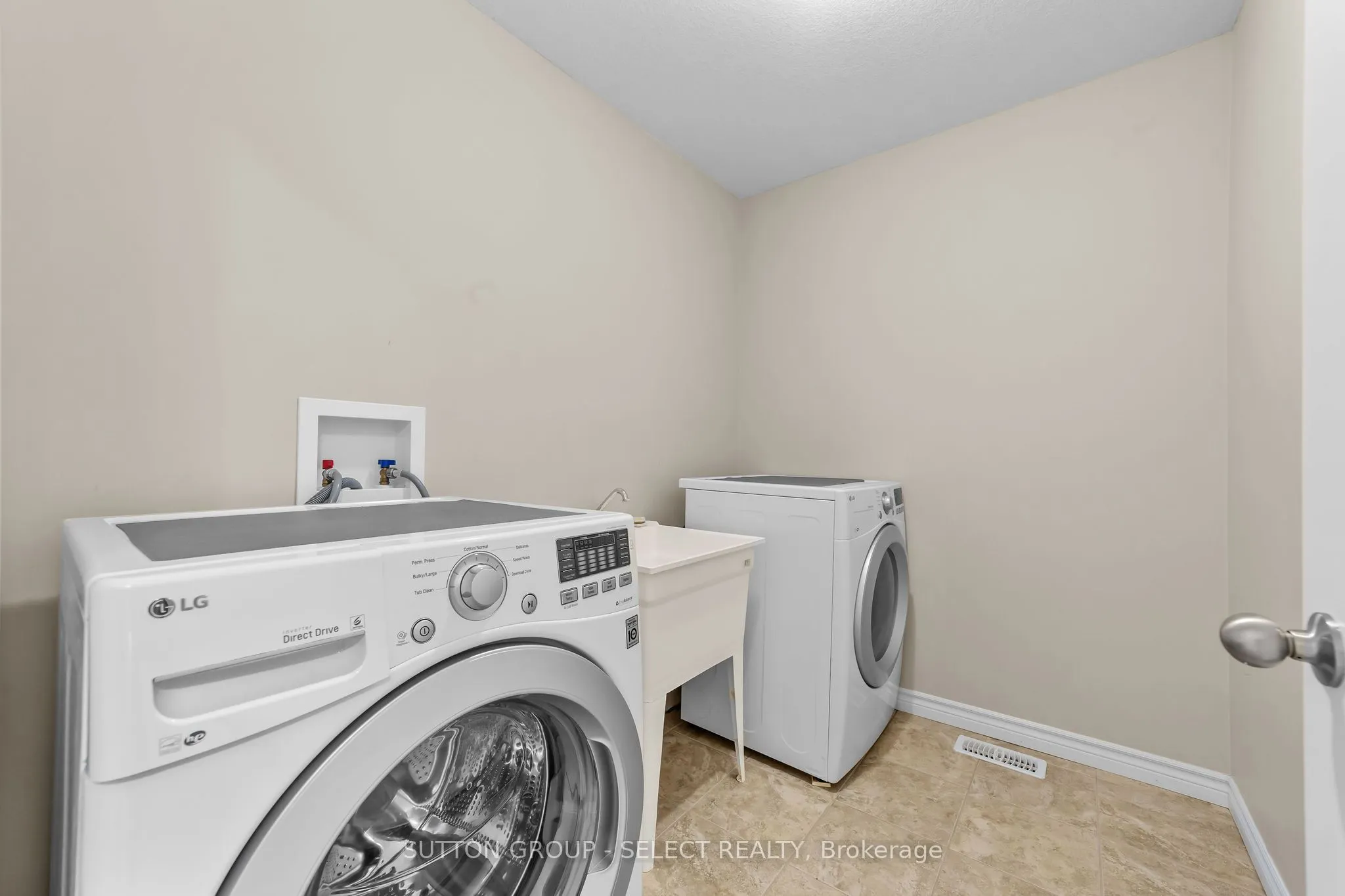 953 Silverfox Crescent