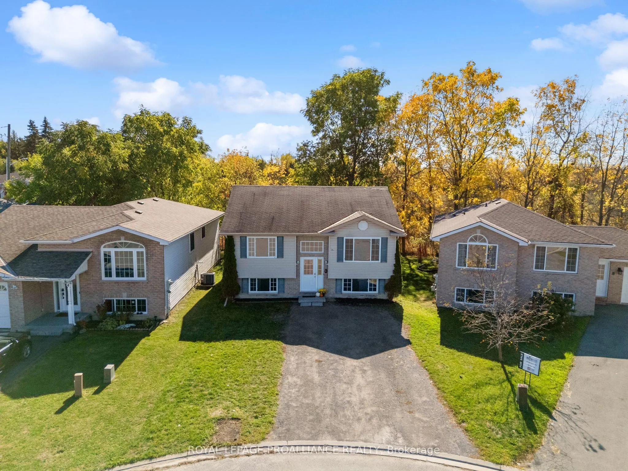6 Lake Court