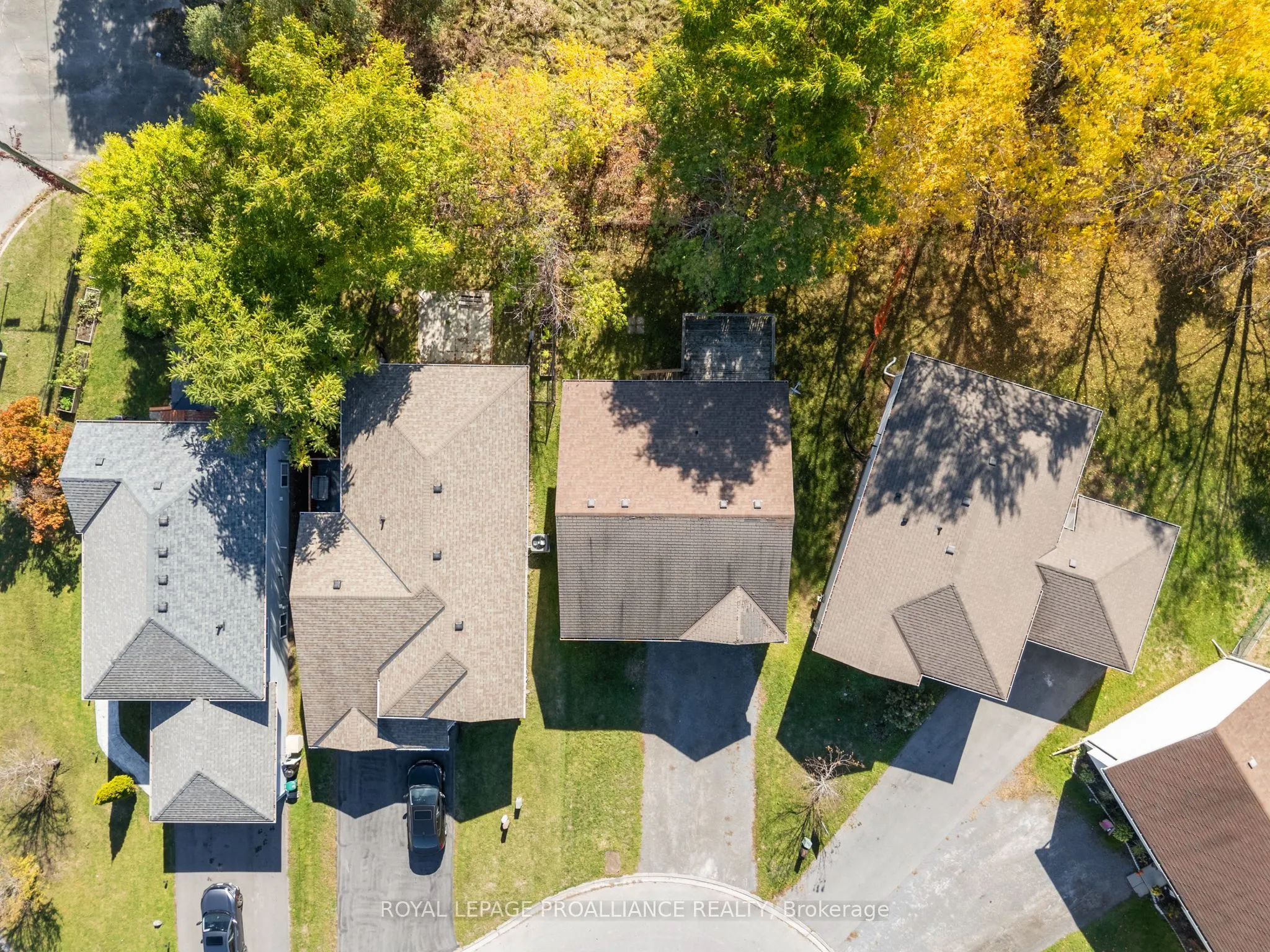 6 Lake Court