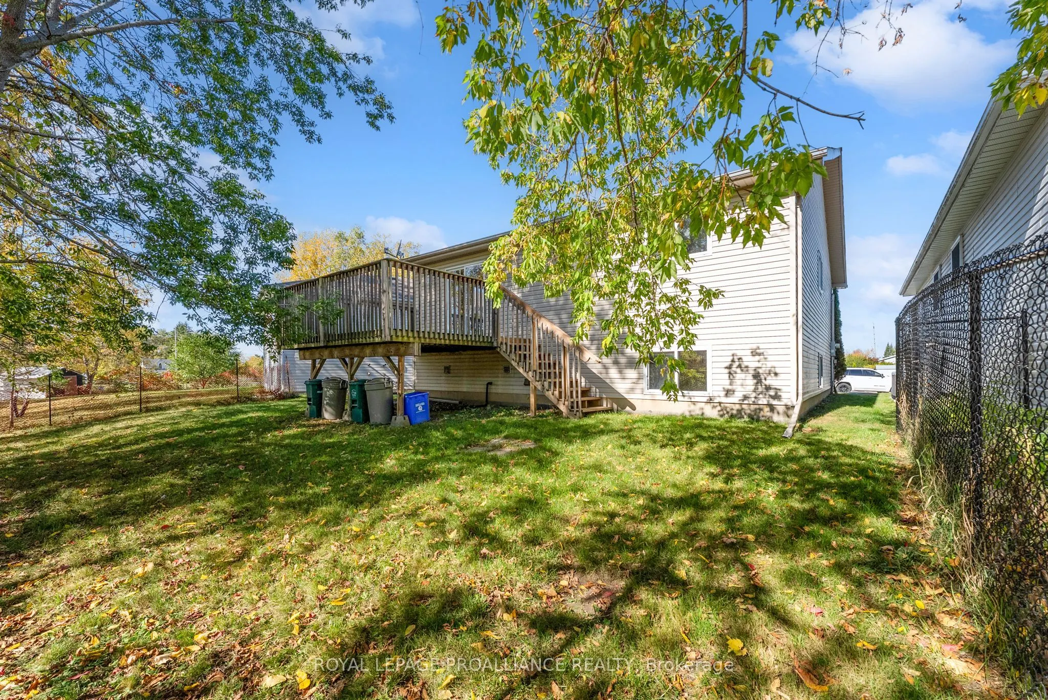 6 Lake Court
