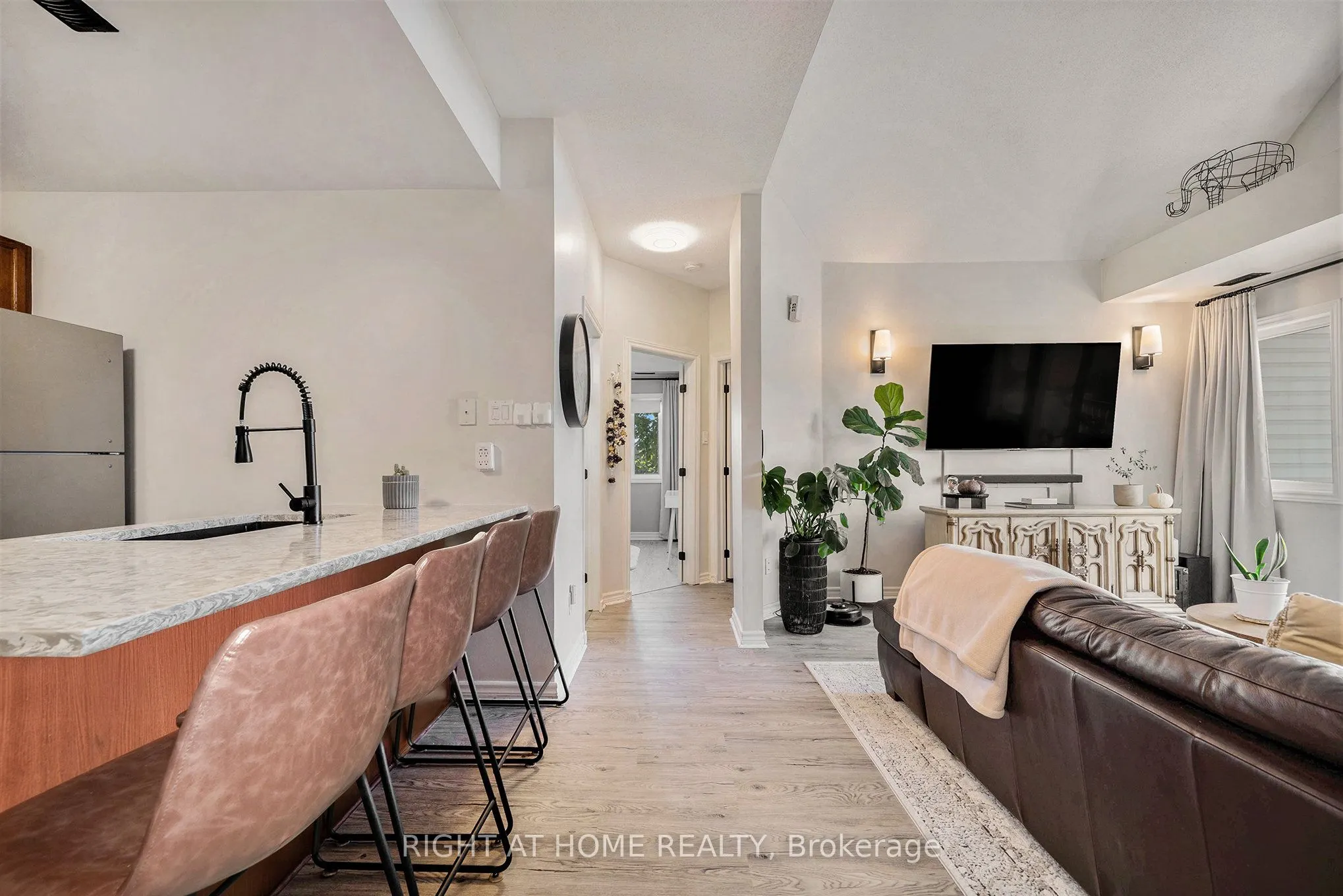 137 Oldfield Street, #C