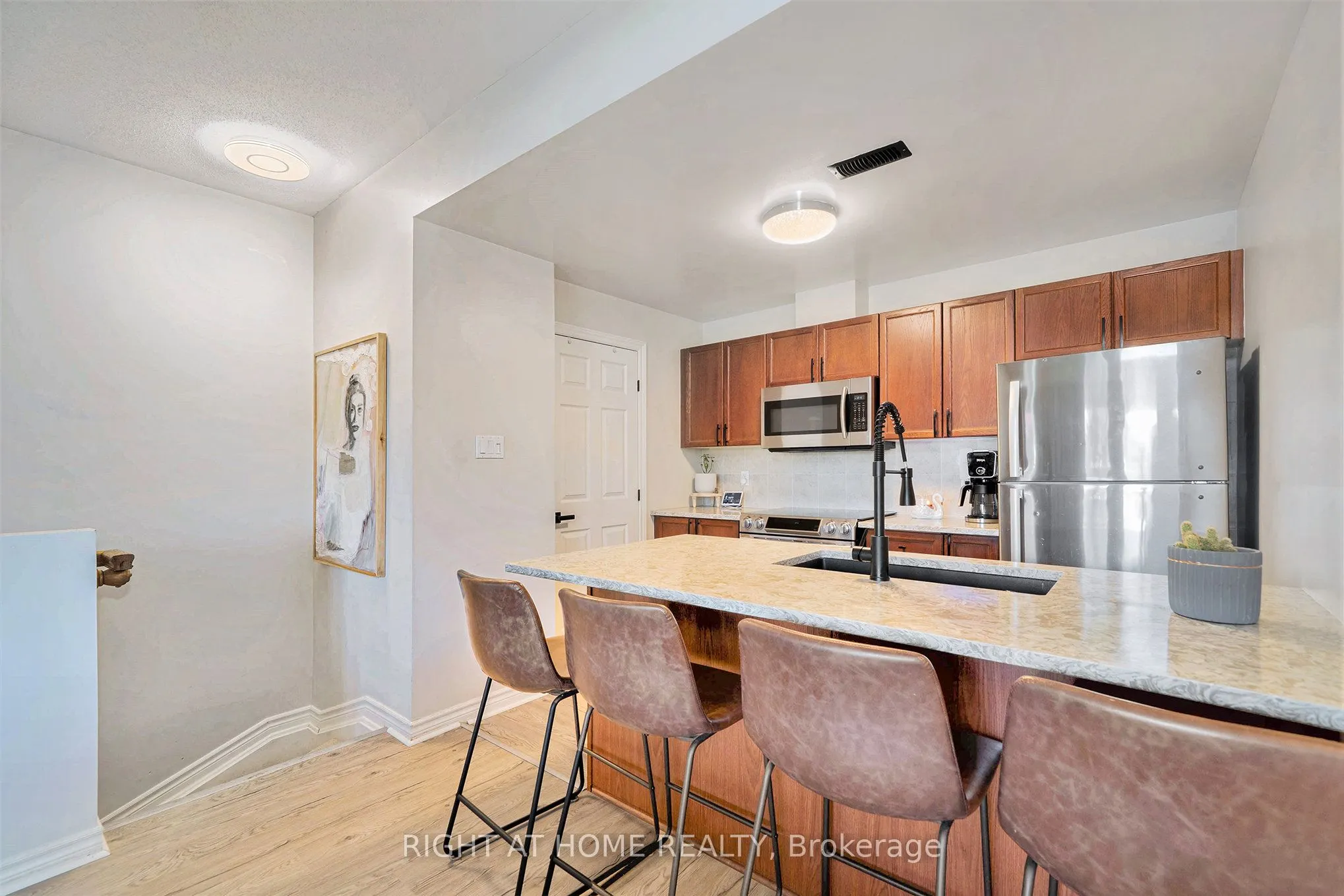 137 Oldfield Street, #C