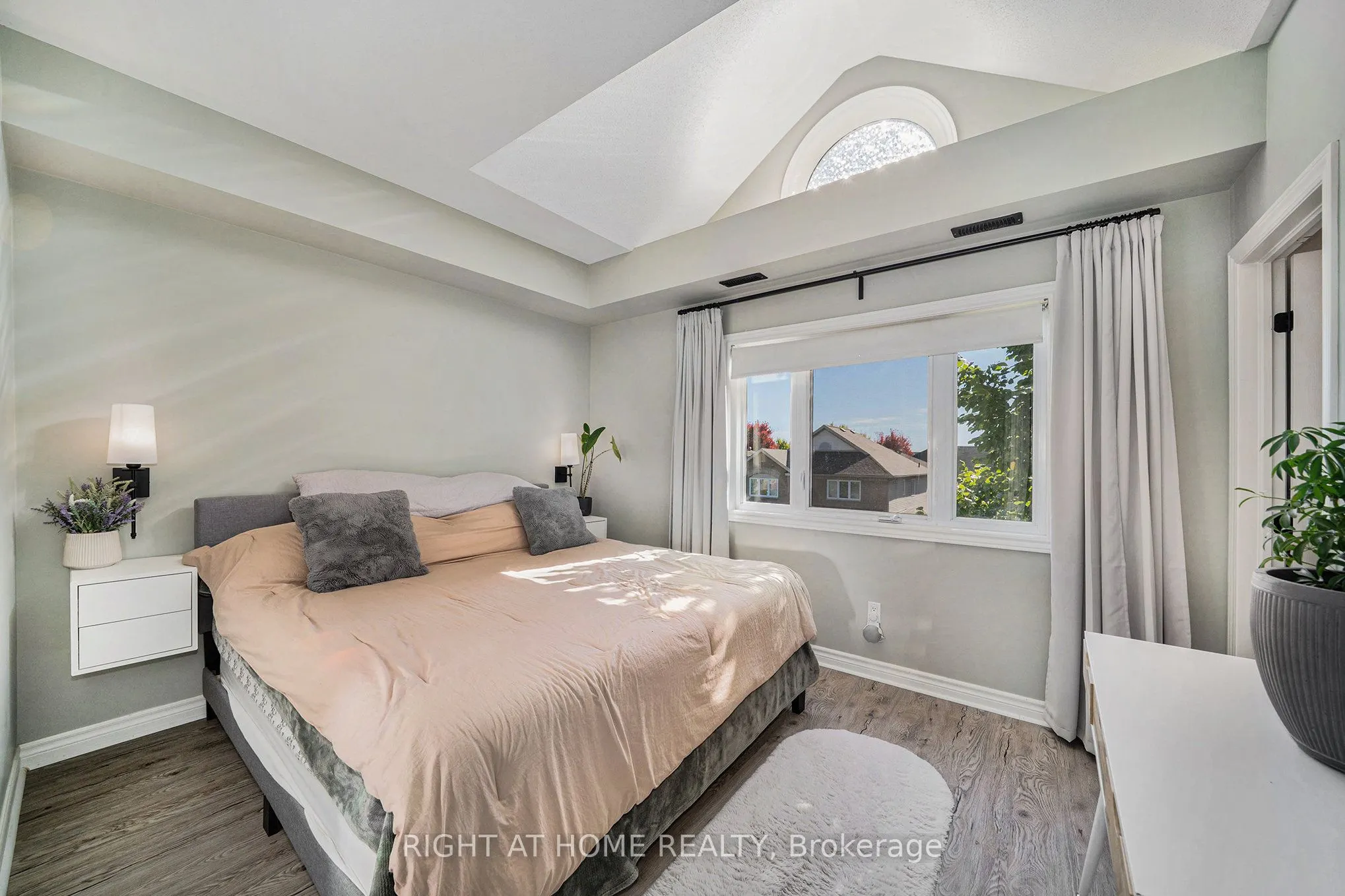 137 Oldfield Street, #C