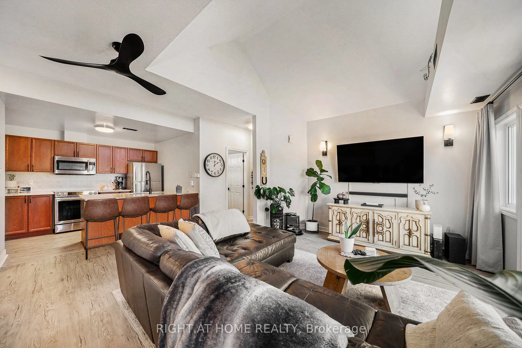137 Oldfield Street, #C