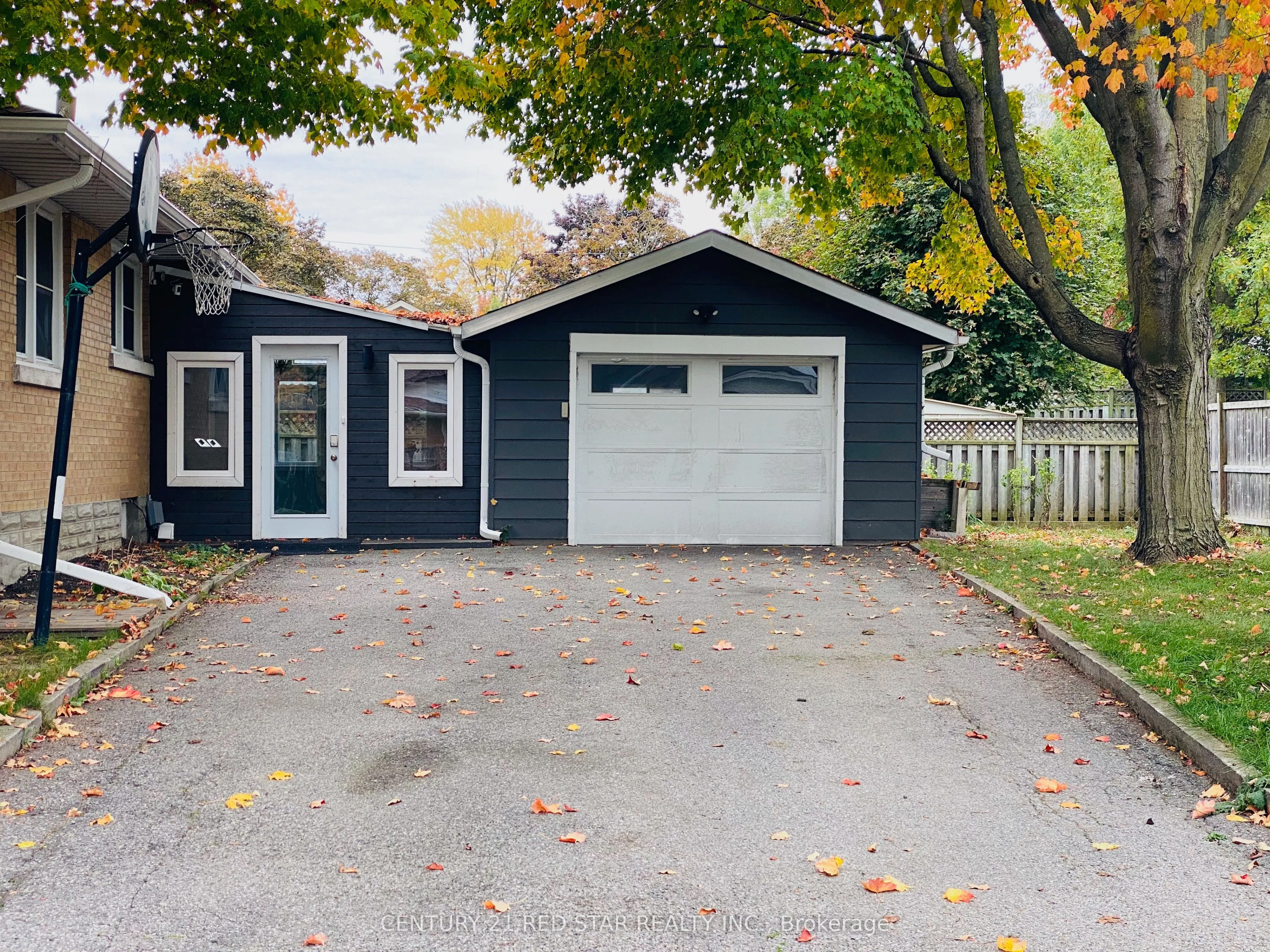 107 Ellis Crescent S