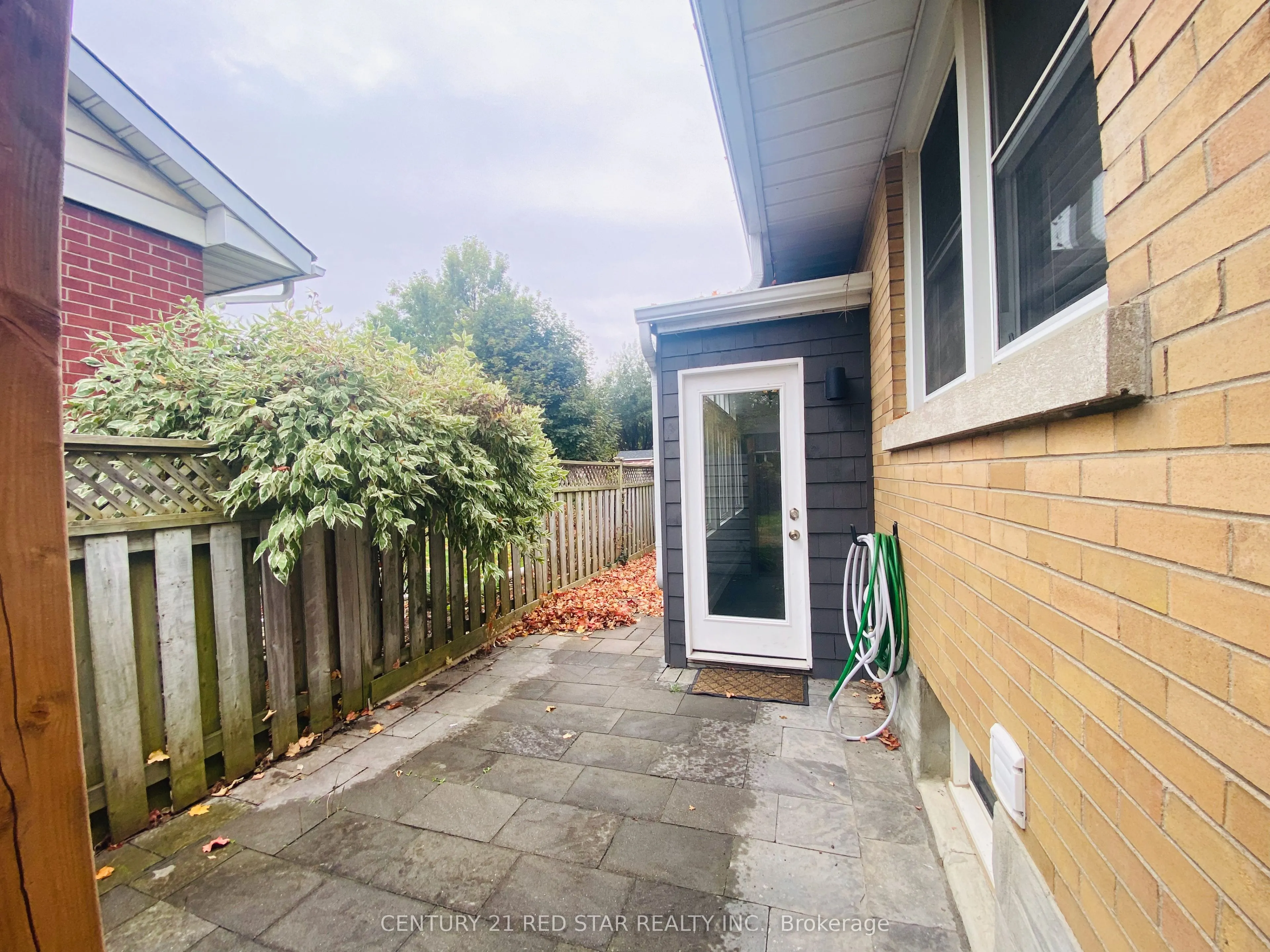 107 Ellis Crescent S