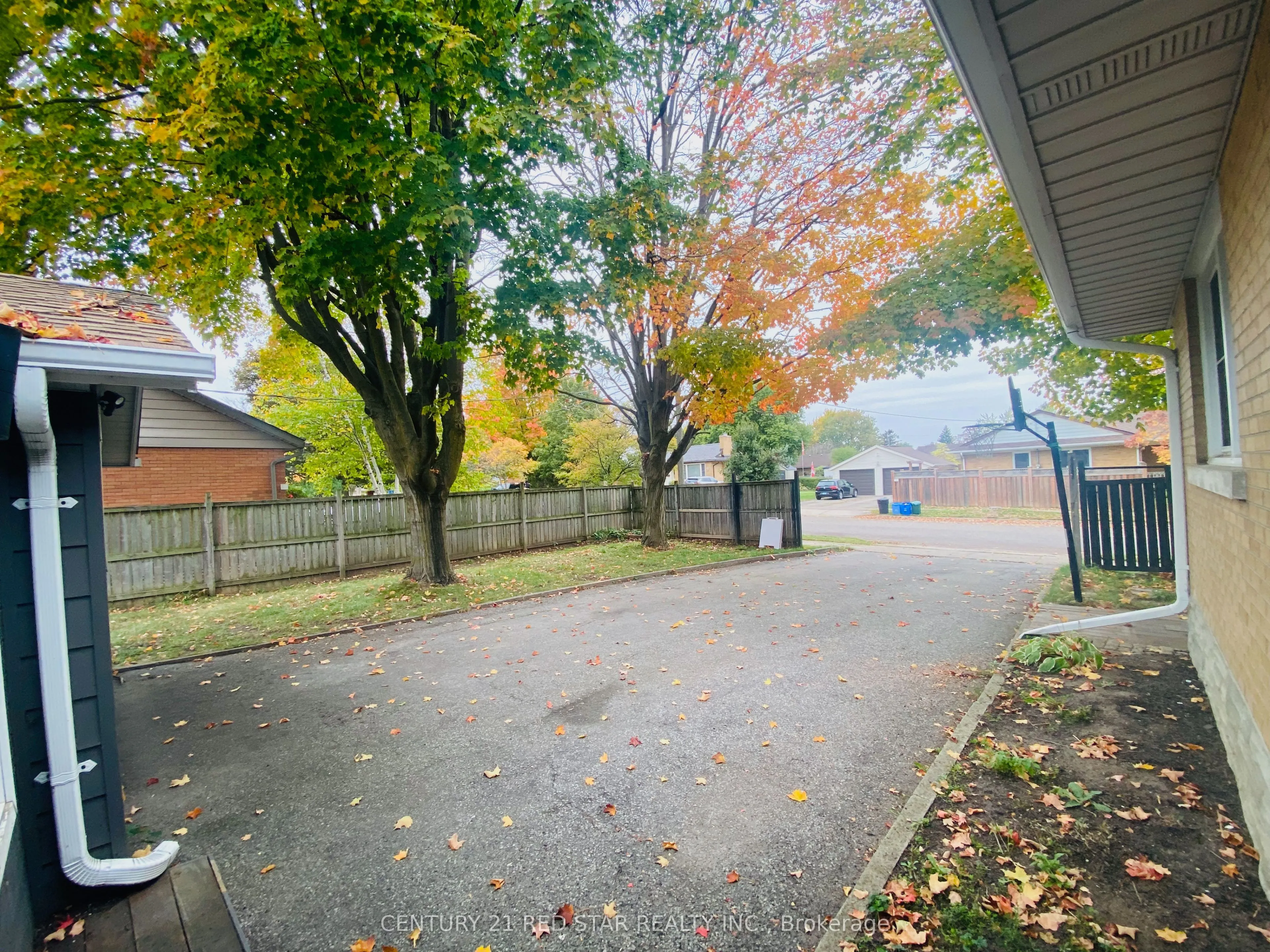 107 Ellis Crescent S